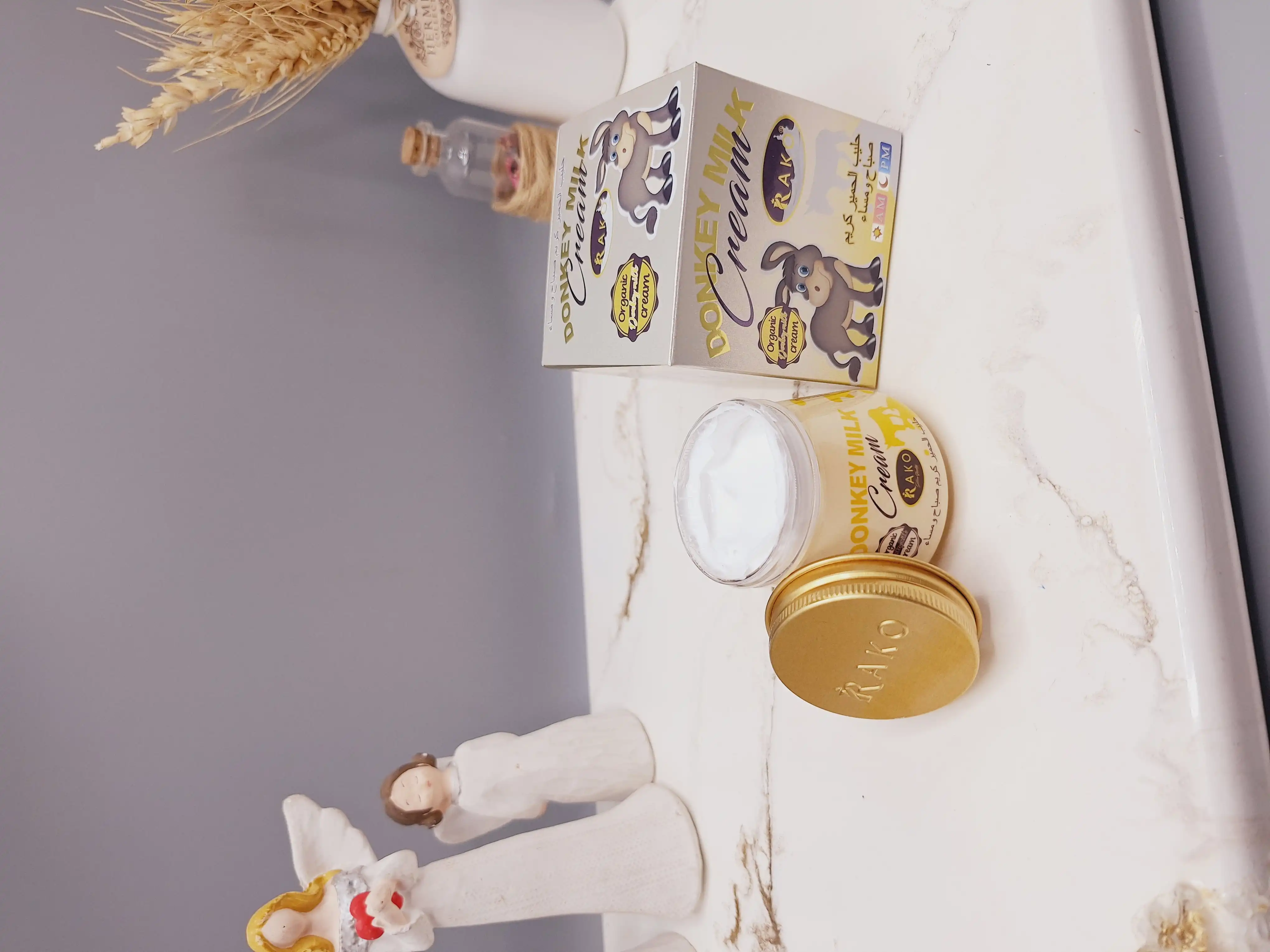 کرم شیر الاغ جوانساز و آبرسان برند راکو کد 979