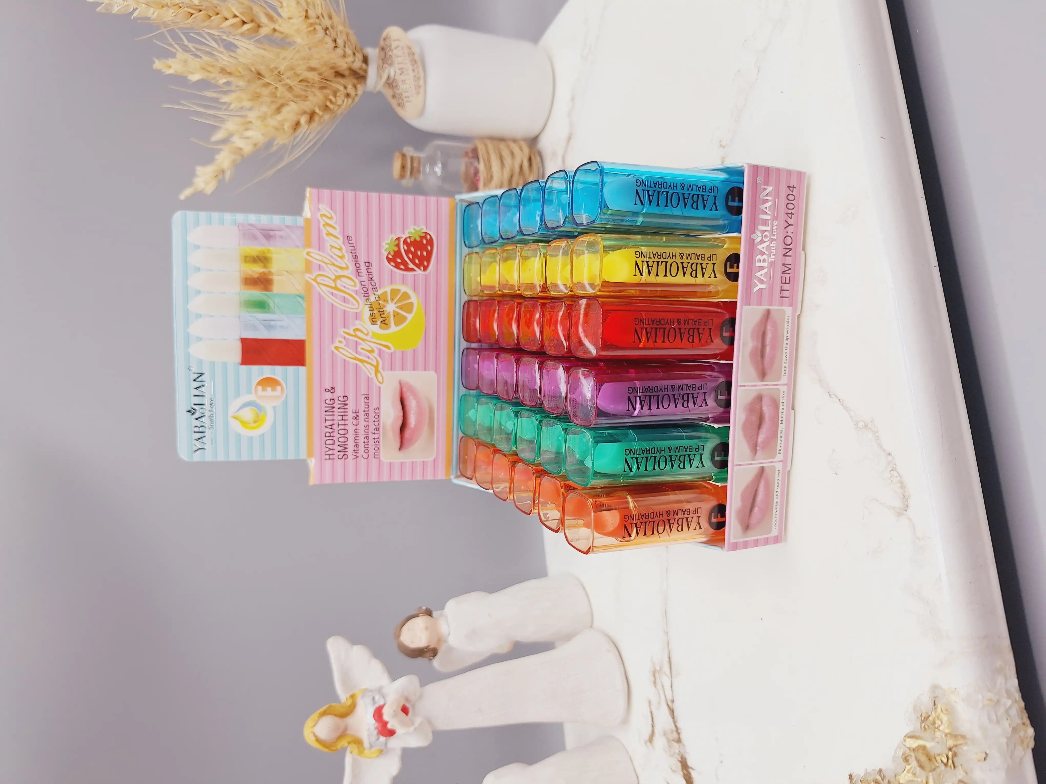 بالم لب پوکه رنگی با رایحه های خاص کد 4004