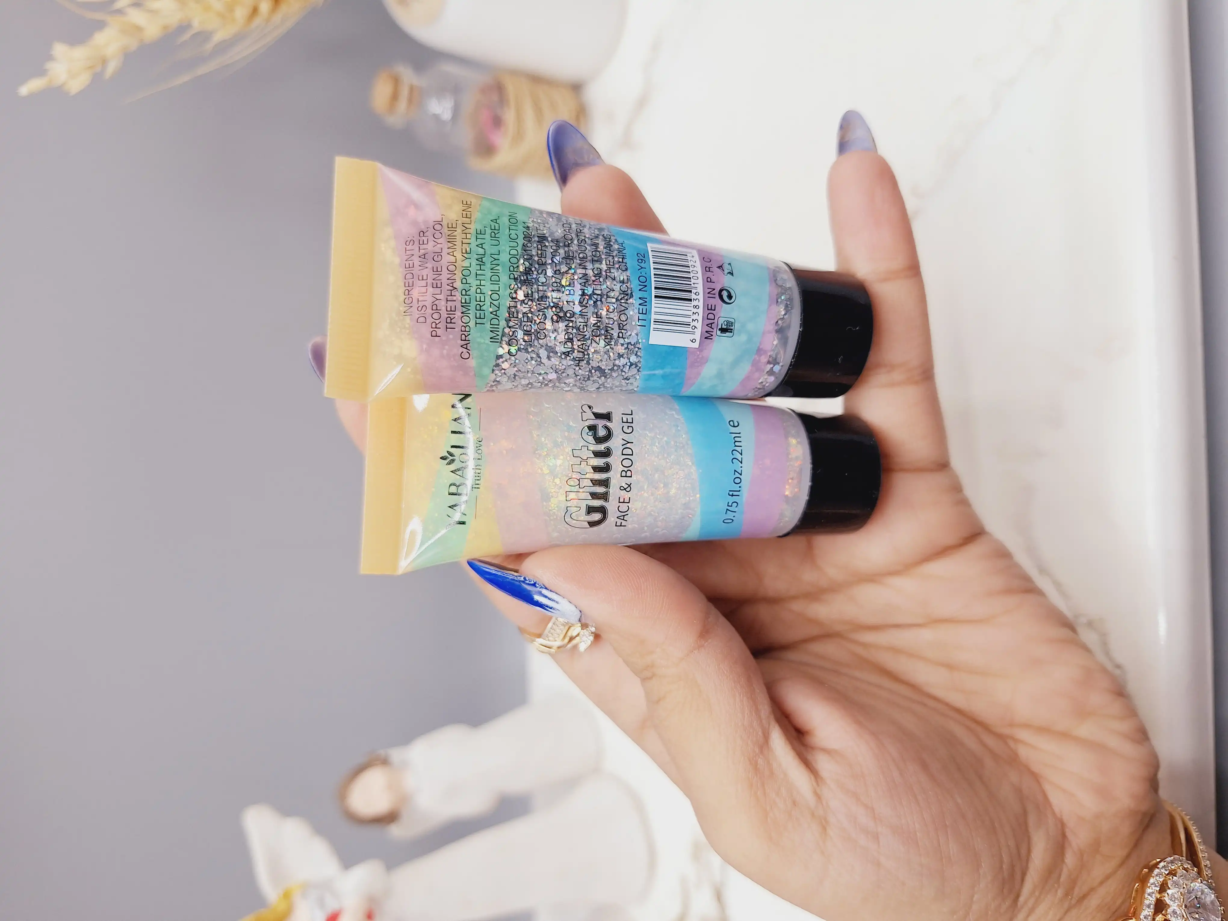 گلیتر تیوپی پرطرفدار مناسب صورت و بدن و موی سر YABAOLIAN کد y92