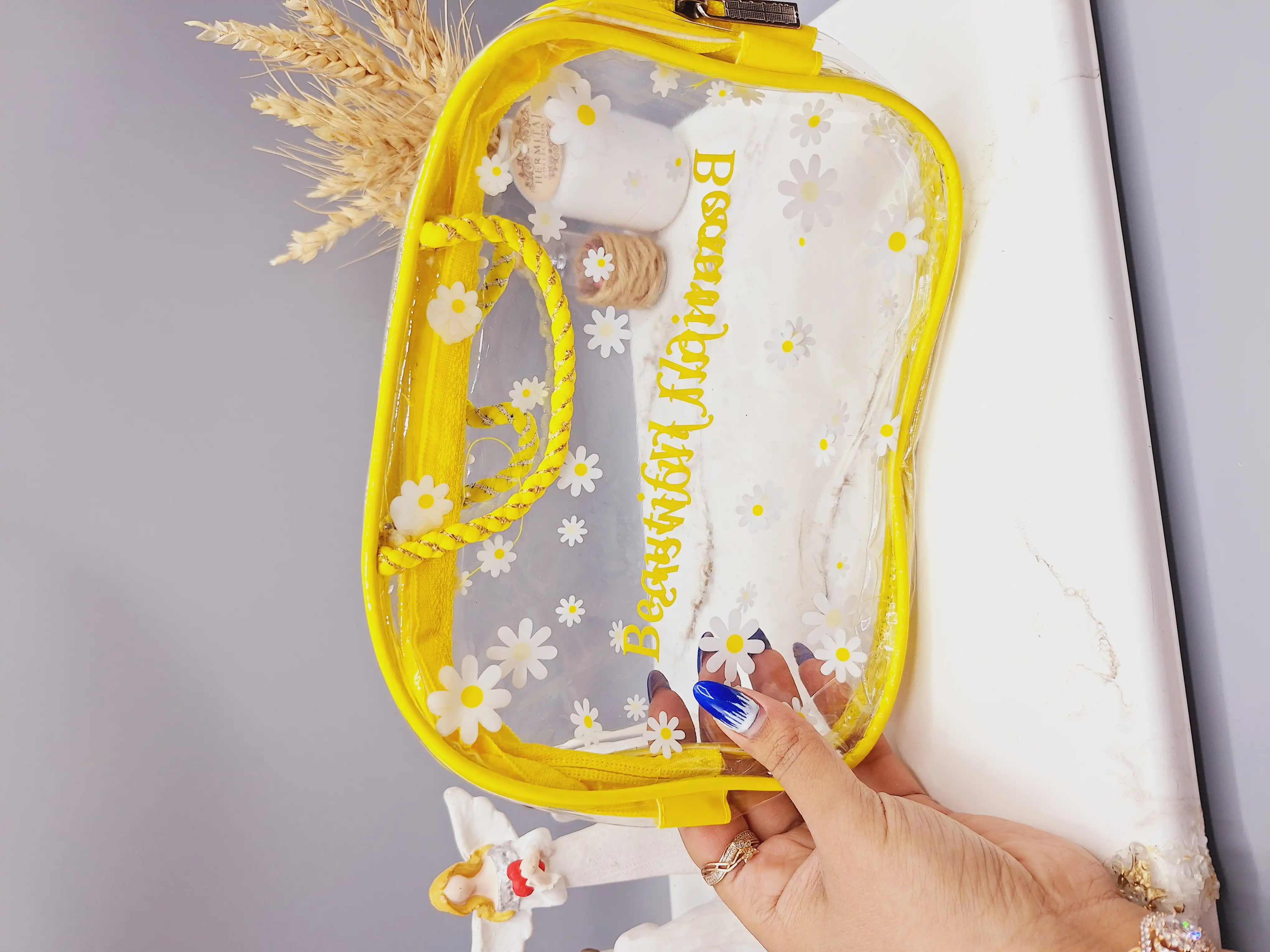 کیف آرایشی طرح بابونه زیپ فلزی جادار سایز متوسط