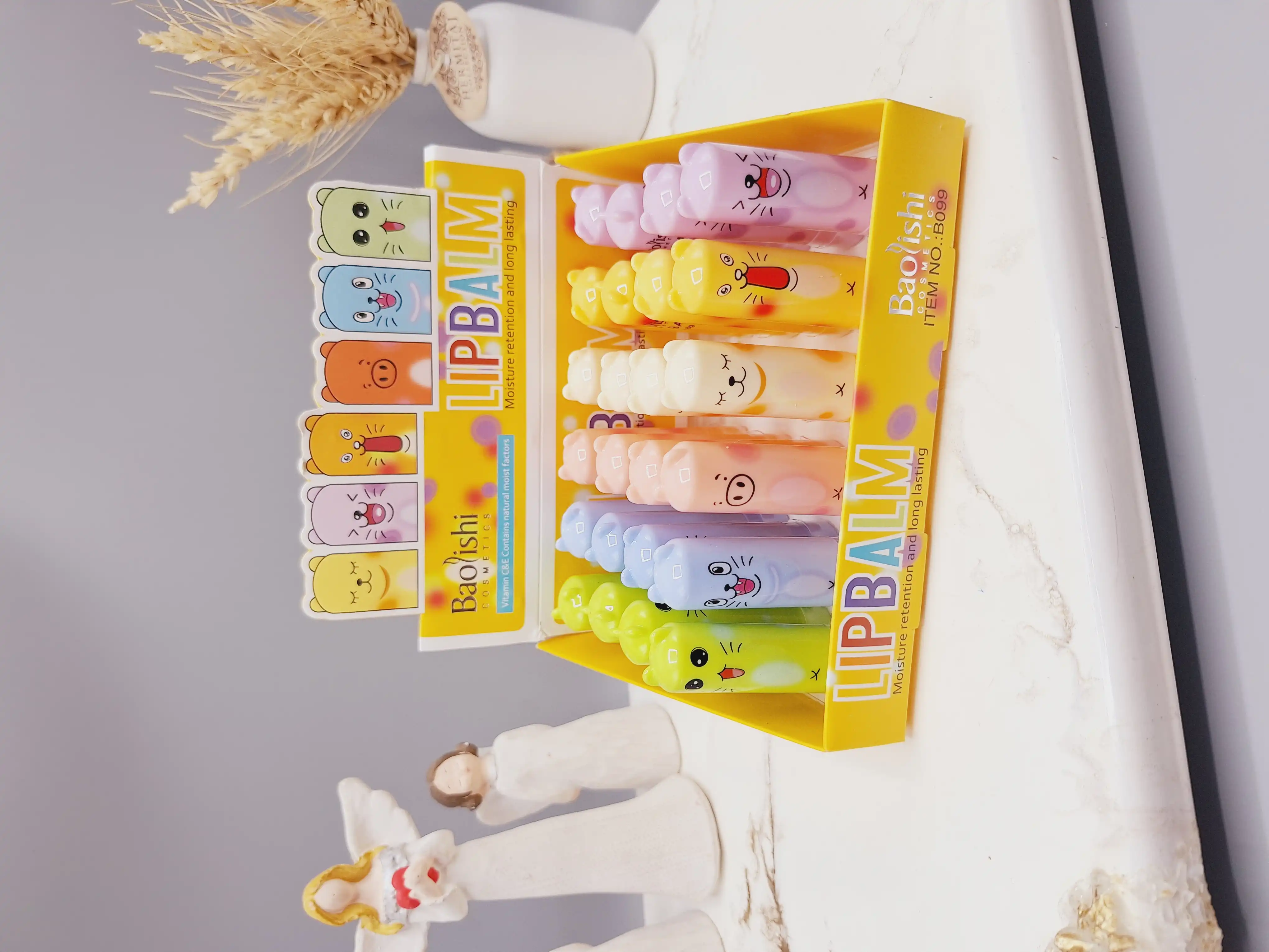 بالم لب طرح پیشی مناسب نرم کردن لب های پوسته پوسته کد 099