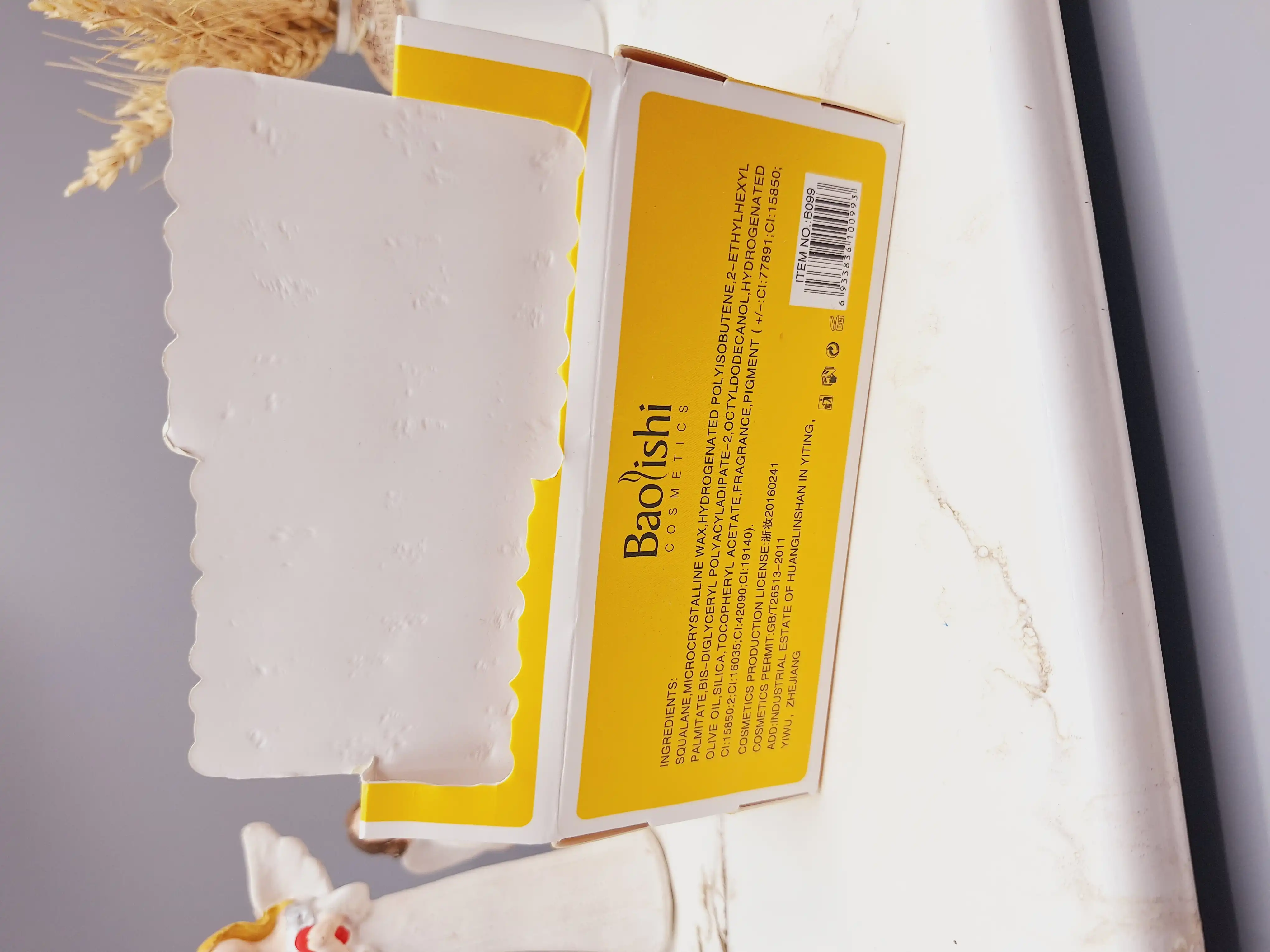 بالم لب طرح پیشی مناسب نرم کردن لب های پوسته پوسته کد 099