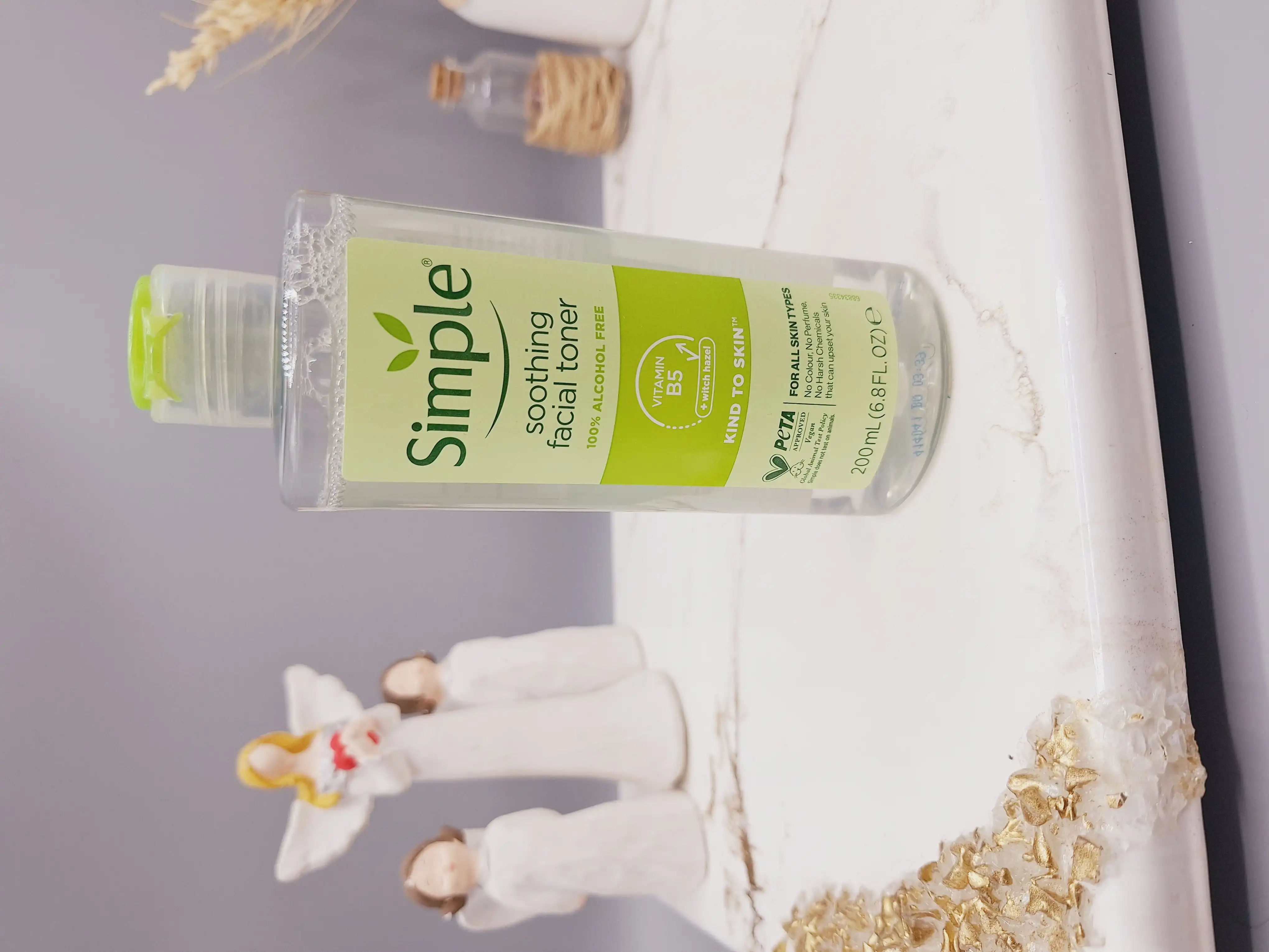 تونر تسکین دهنده و آبرسان سیمپل مدل Soothing Facial Toner مناسب انواع پوست حجم 200 میل اصلی کد 3856