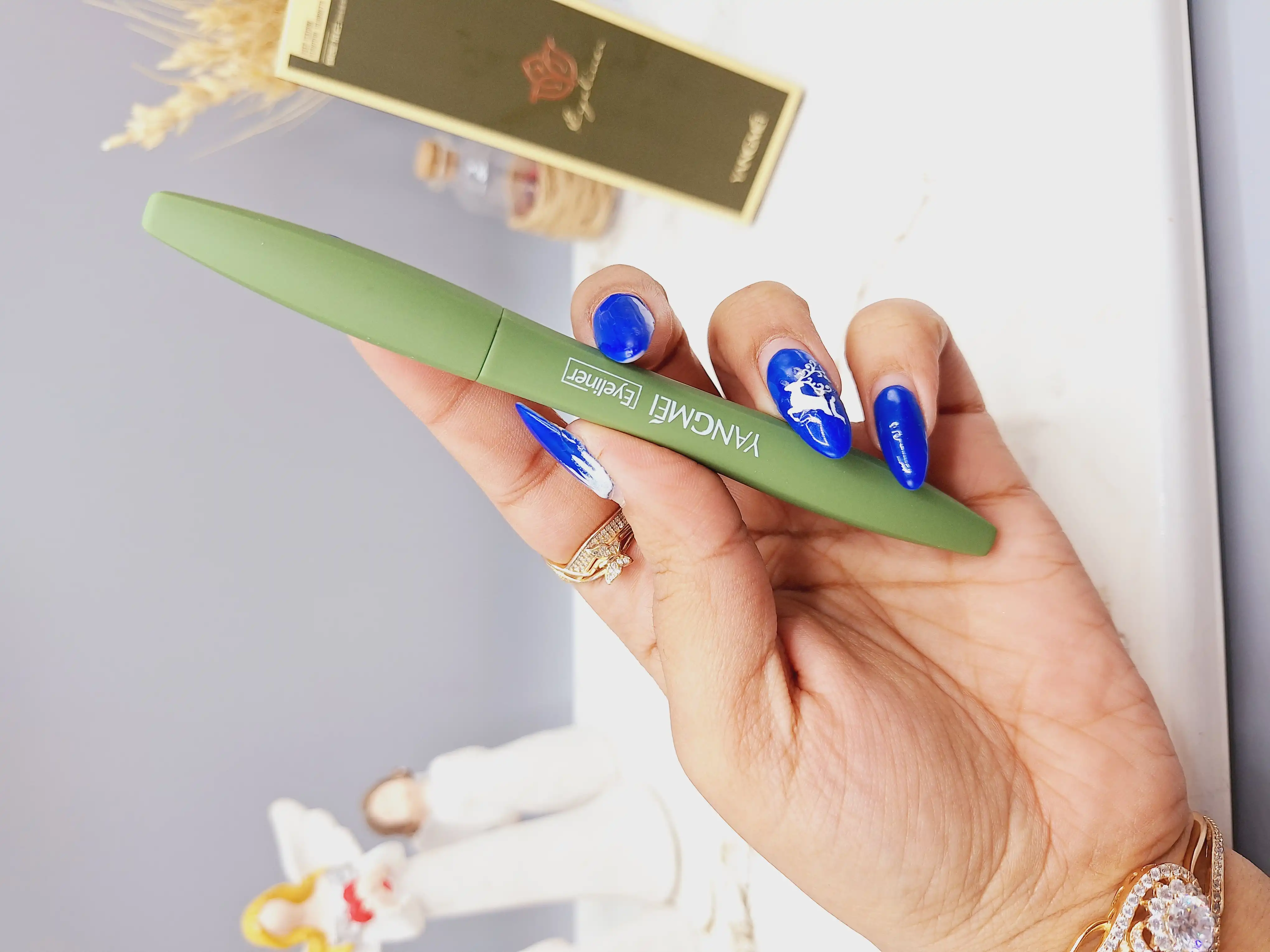 خط چشم مشکی ماژیکی یانگمی YANGMEI کد YM9057