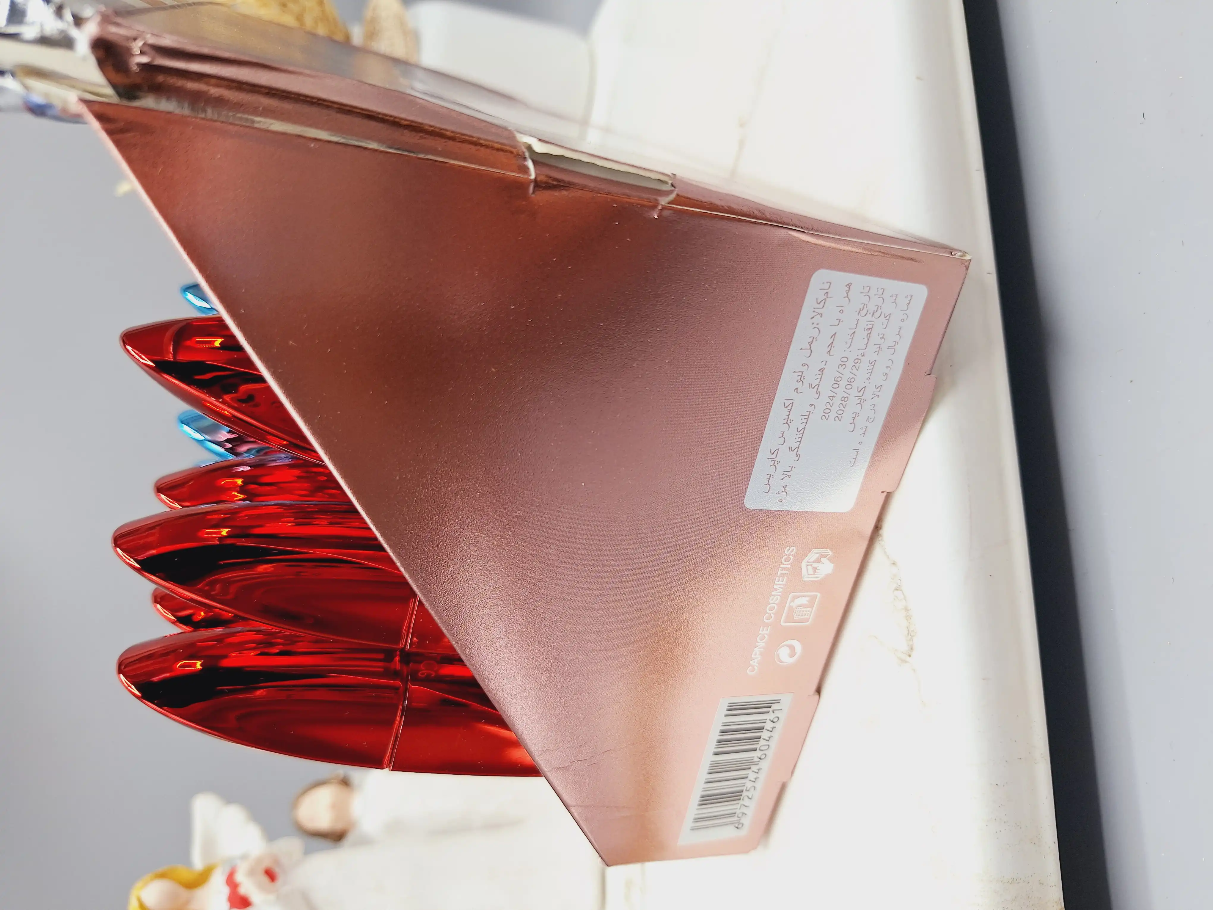 ریمل چشم بلند کننده و حجم دهنده برند capnce کد 8205