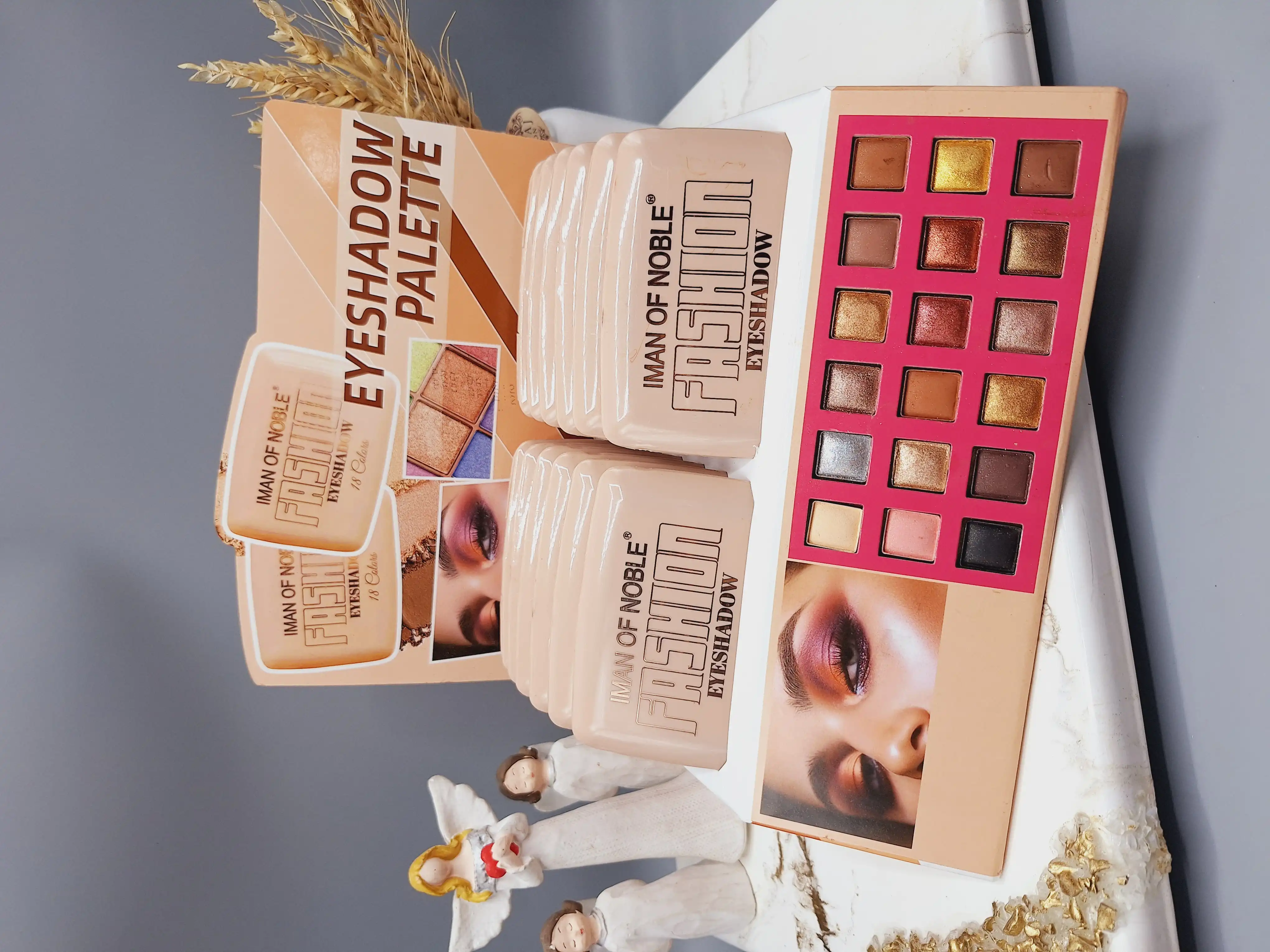 پالت سایه چشم 18 رنگ برند IMAN OF NOBLE کد 6672C (رنگ کرم)