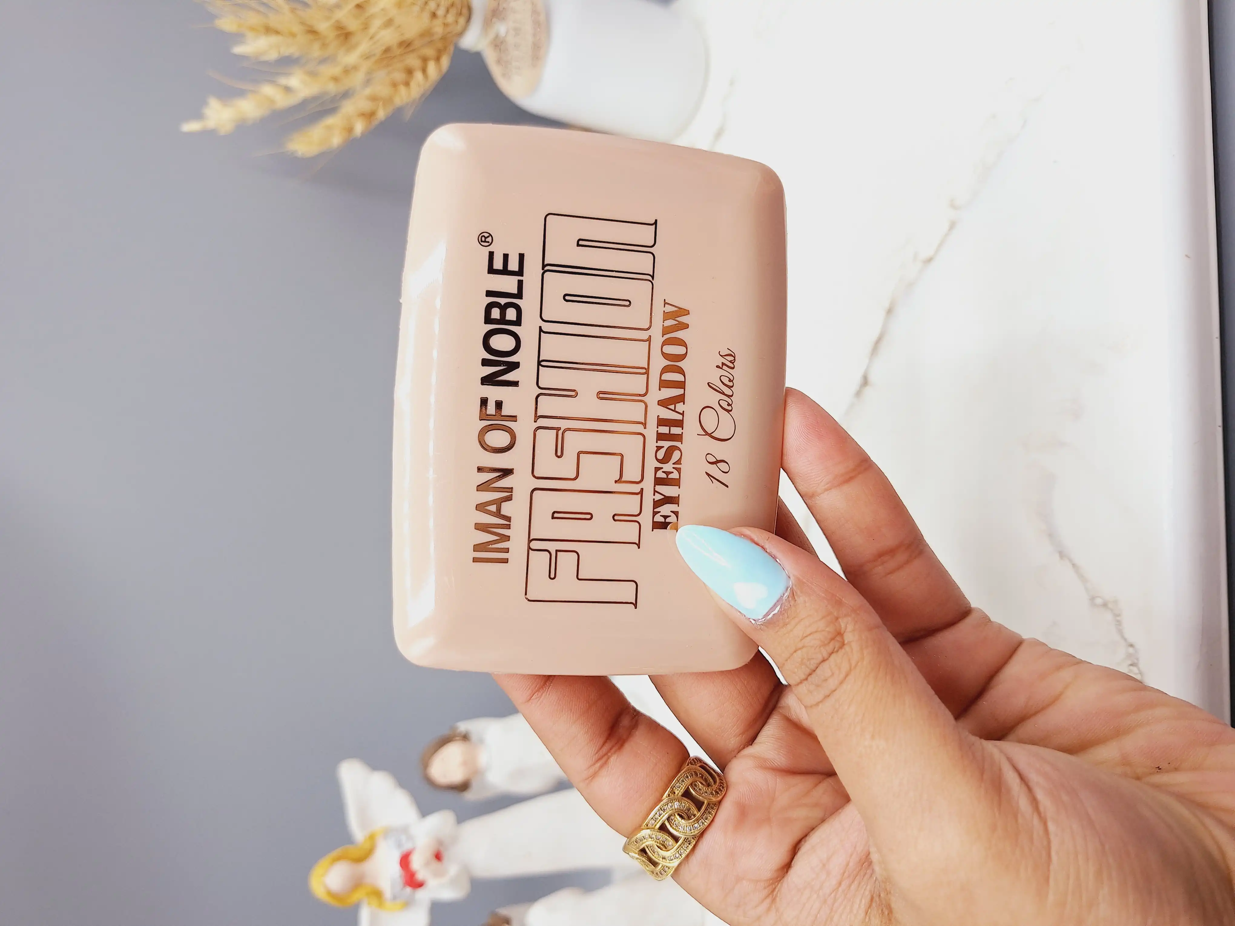 پالت سایه چشم 18 رنگ برند IMAN OF NOBLE کد 6672C (رنگ کرم)
