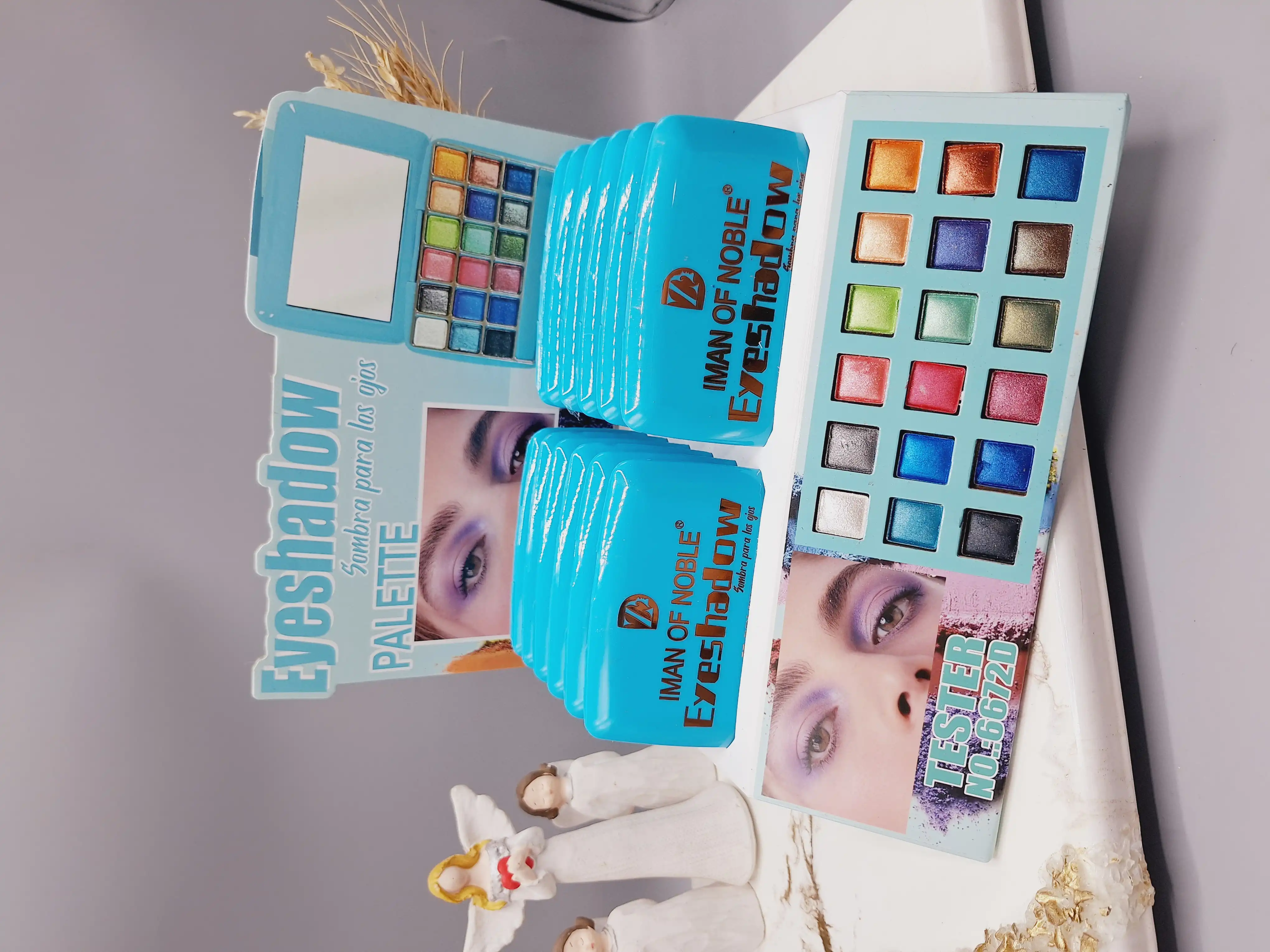 پالت سایه چشم 18 رنگ برند IMAN OF NOBLE کد 6672D (رنگ آبی)