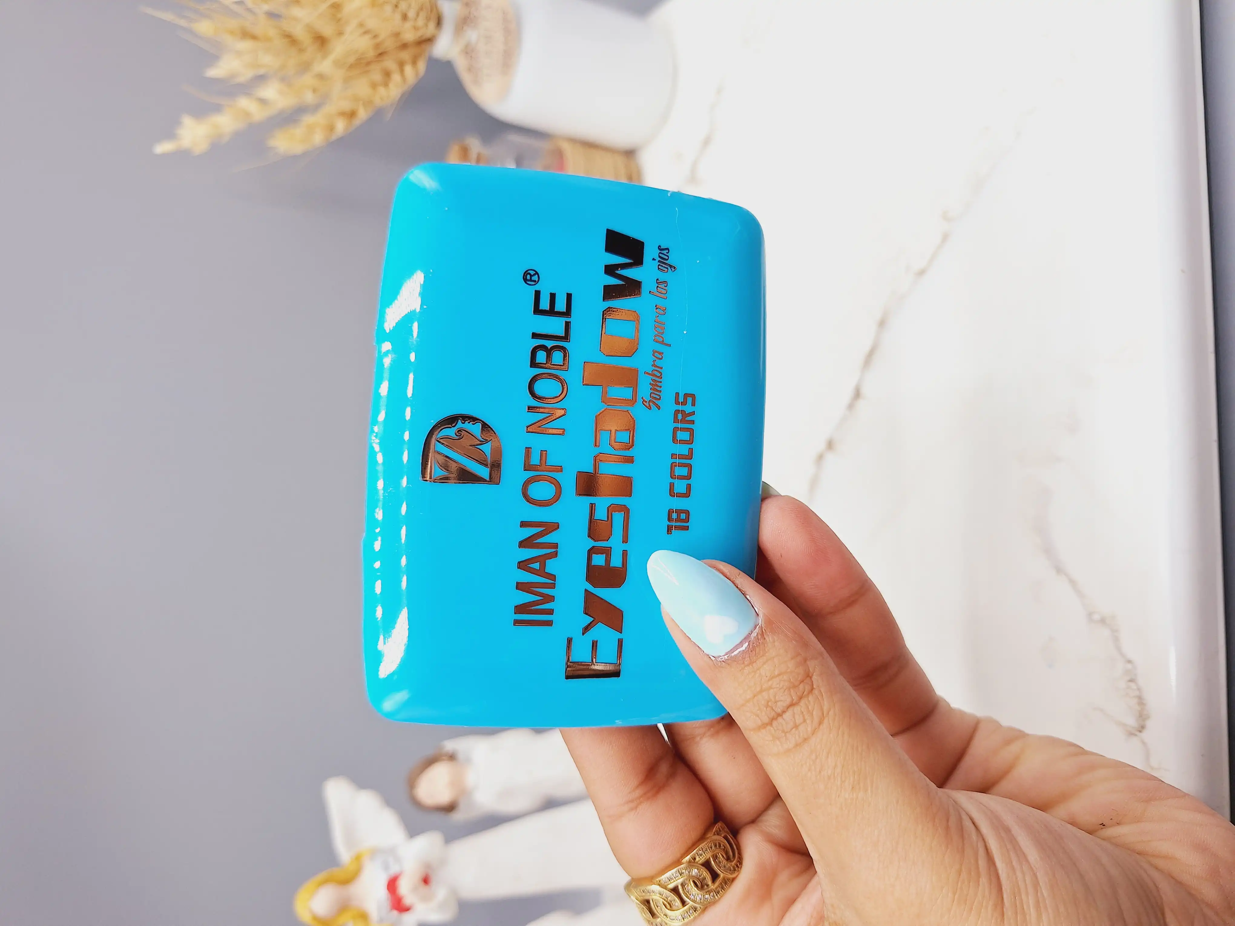 پالت سایه چشم 18 رنگ برند IMAN OF NOBLE کد 6672D (رنگ آبی)