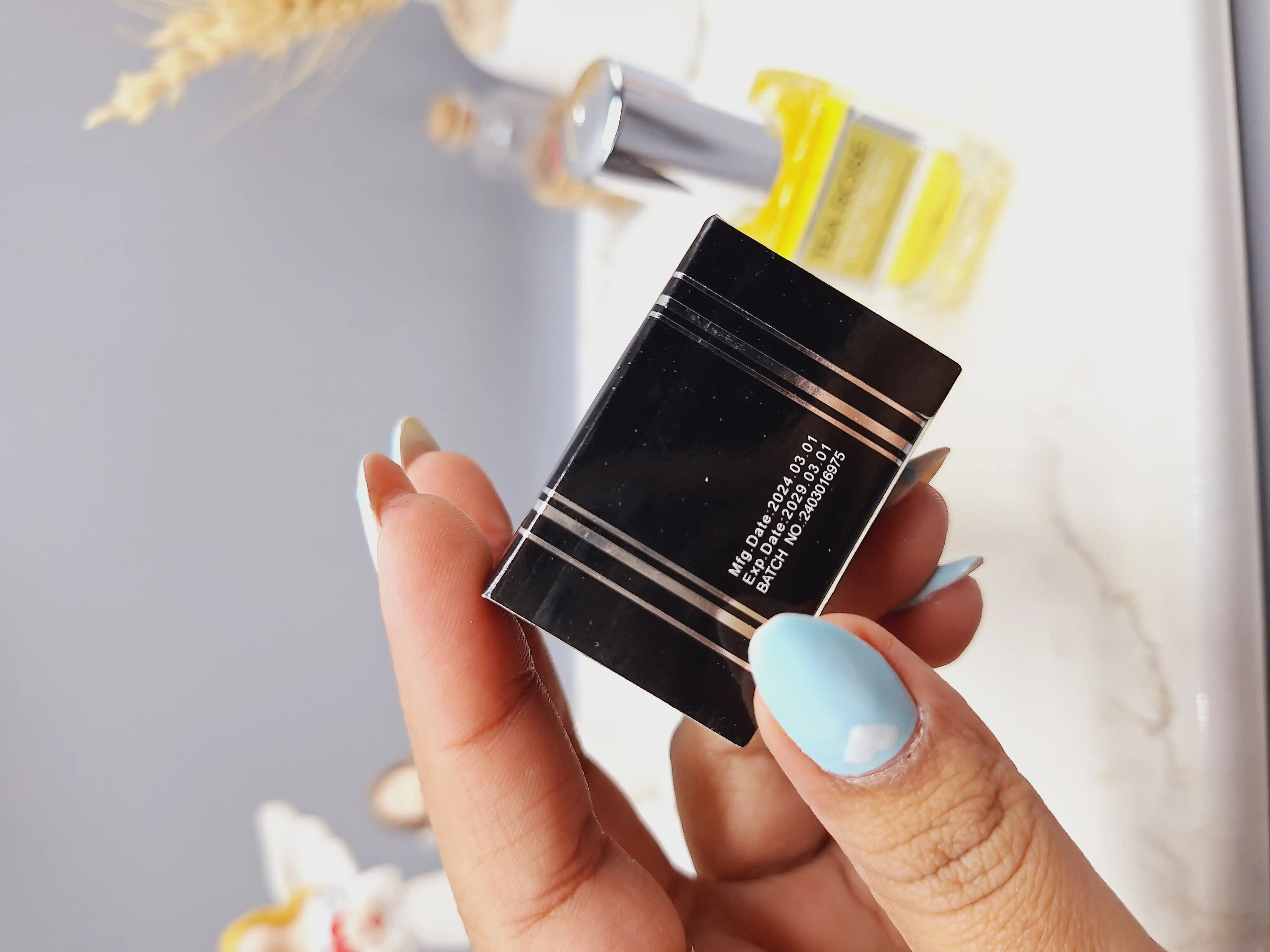 ادکلن TEA ROSE حجم 28 میل کد 6975