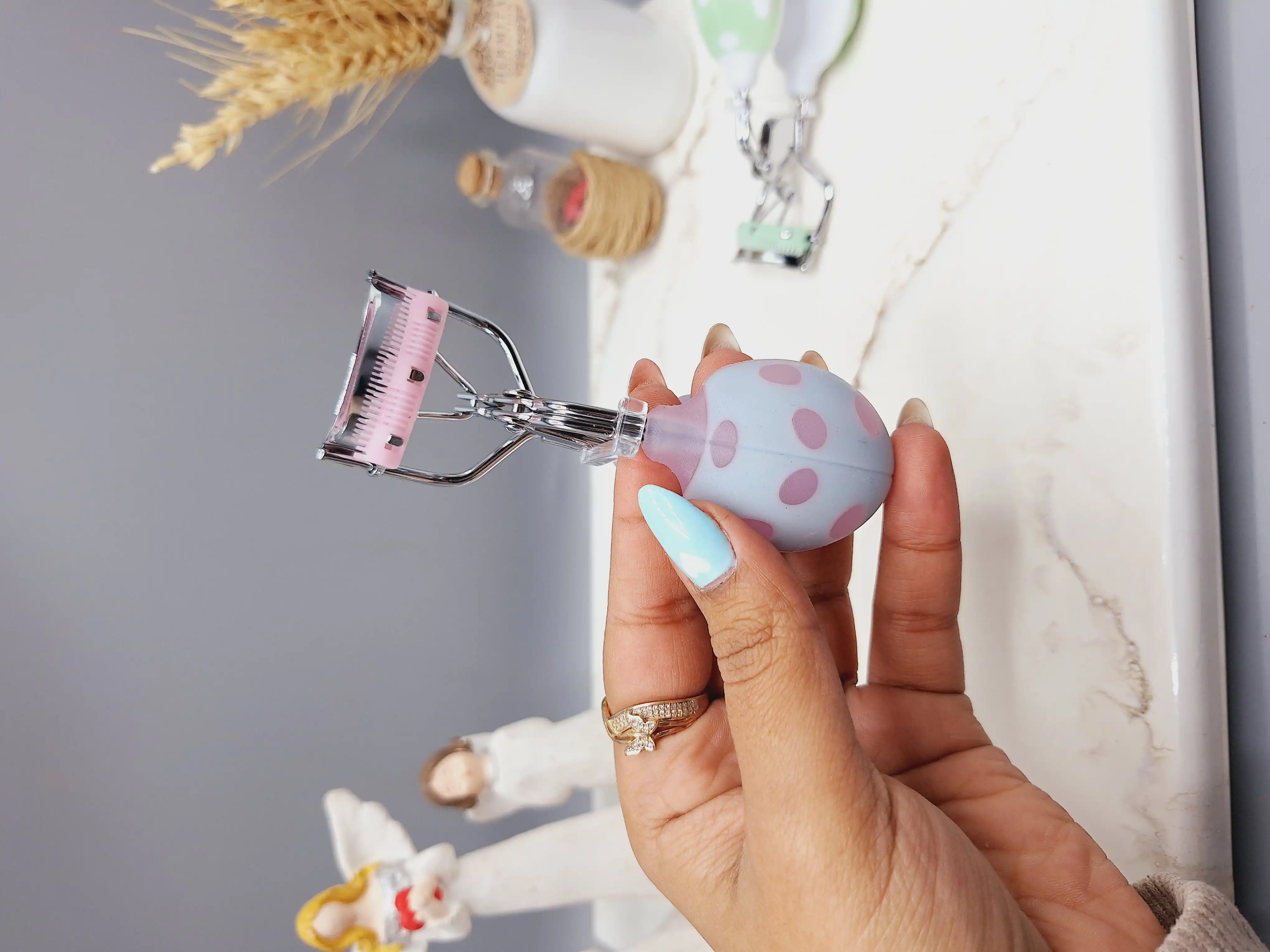 فرمژه شانه دار طرح کفش دوزکی