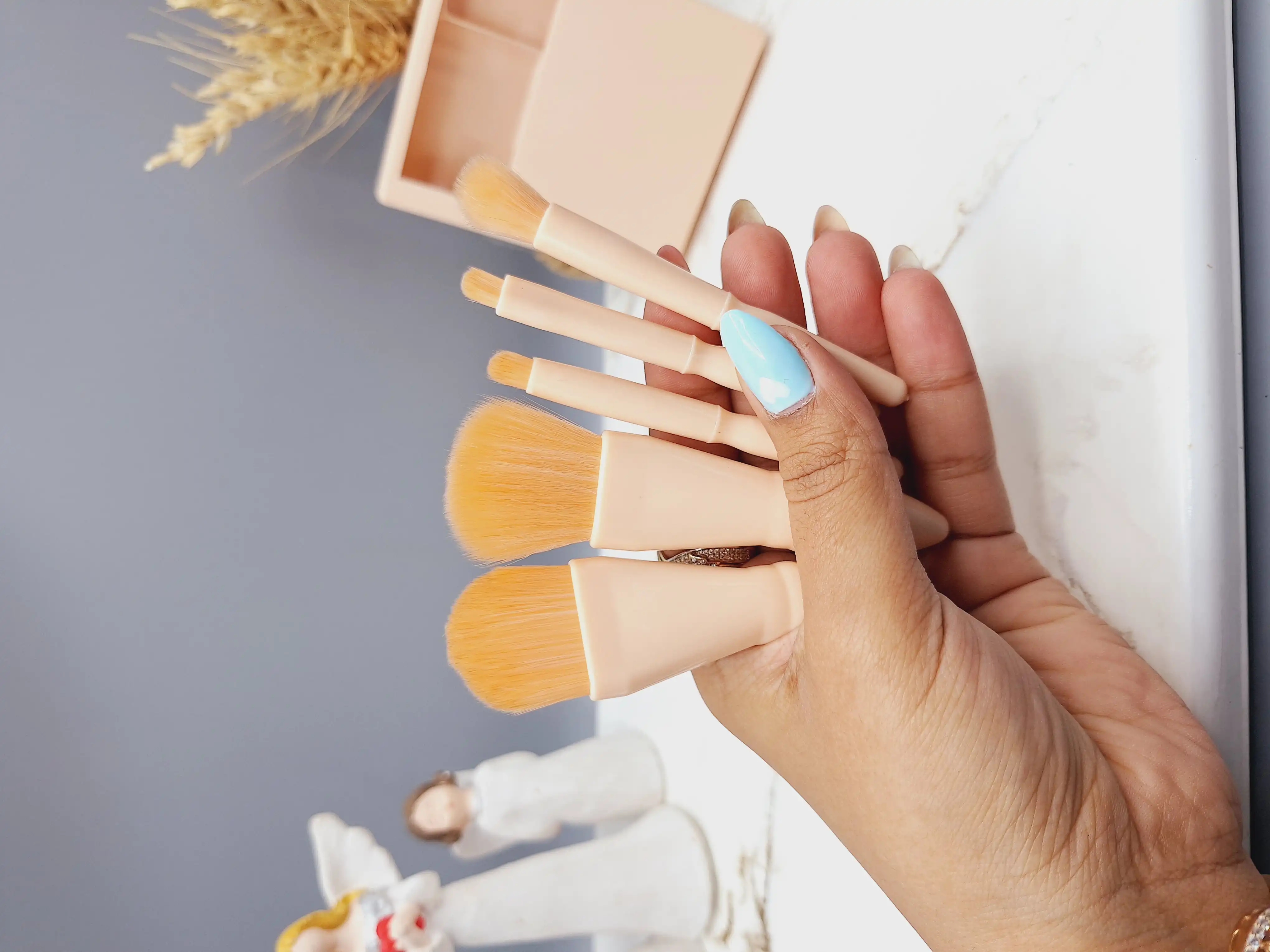 ست براش پر تراکم آینه دار و باکس دار  رنگ کرم روشن