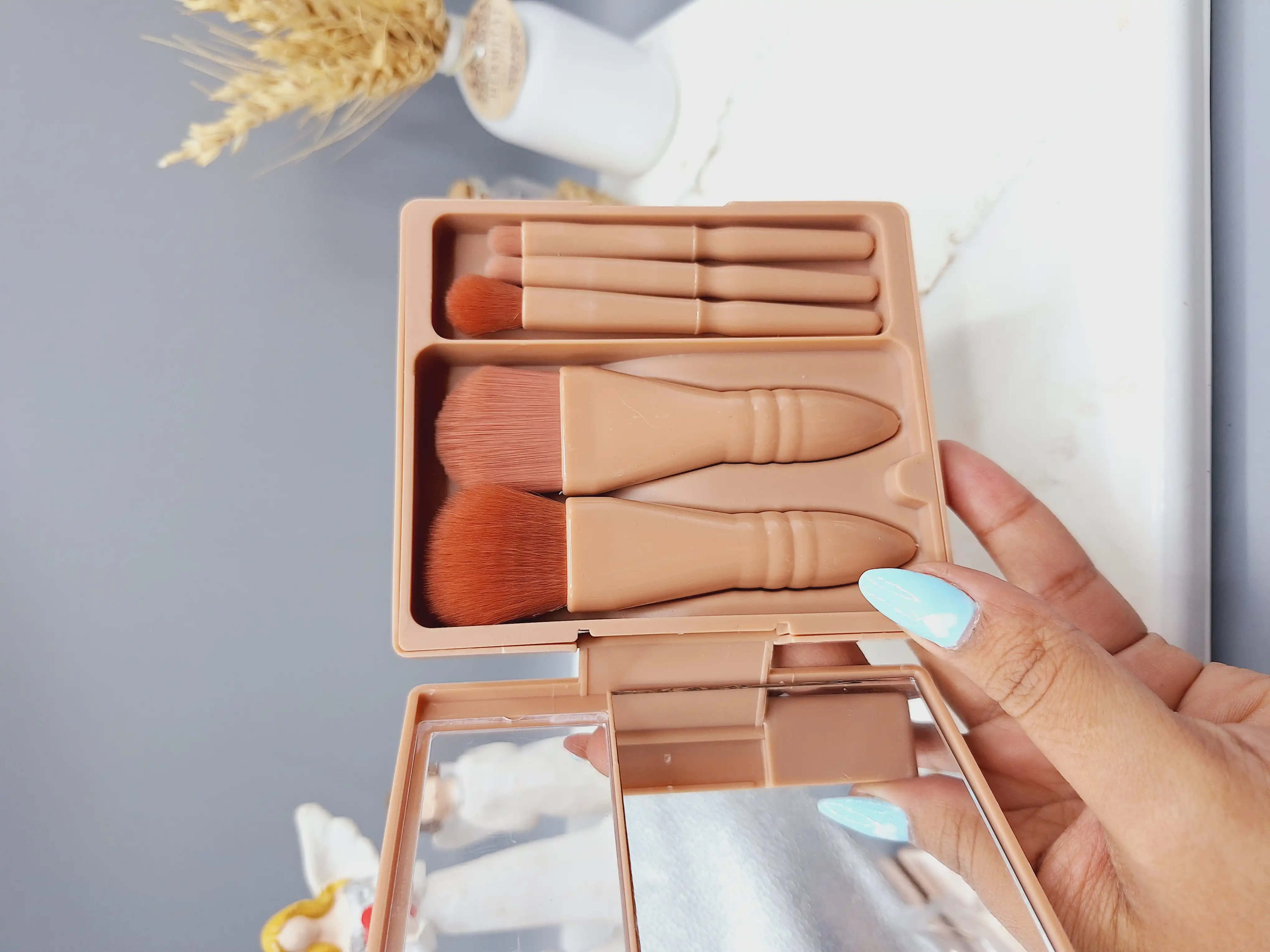 ست براش پر تراکم آینه دار و باکس دار  رنگ (نود یا قهوه ای)