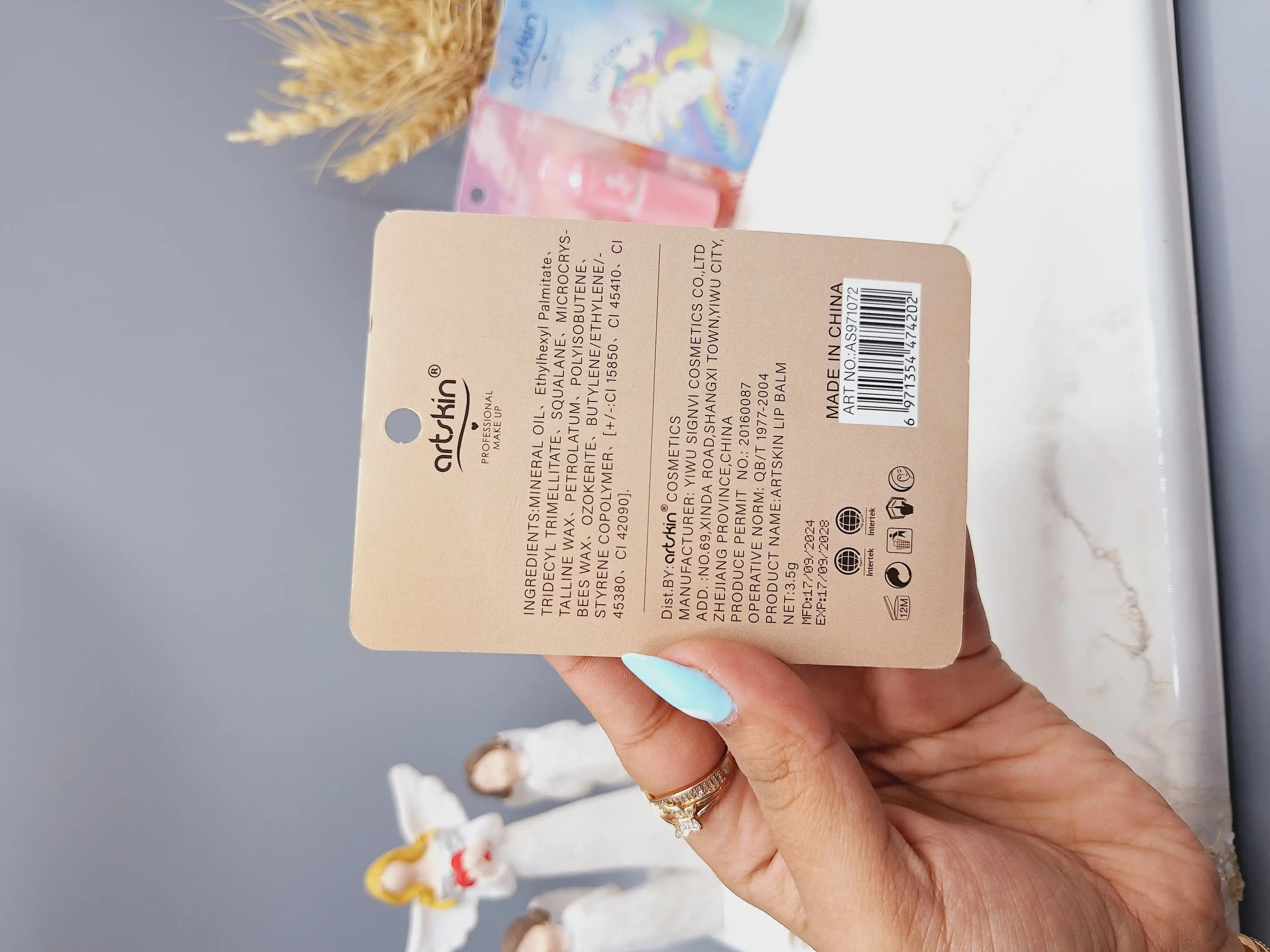 بالم لب خوشبو و با کیفیت آرت اسکین  کد 971072