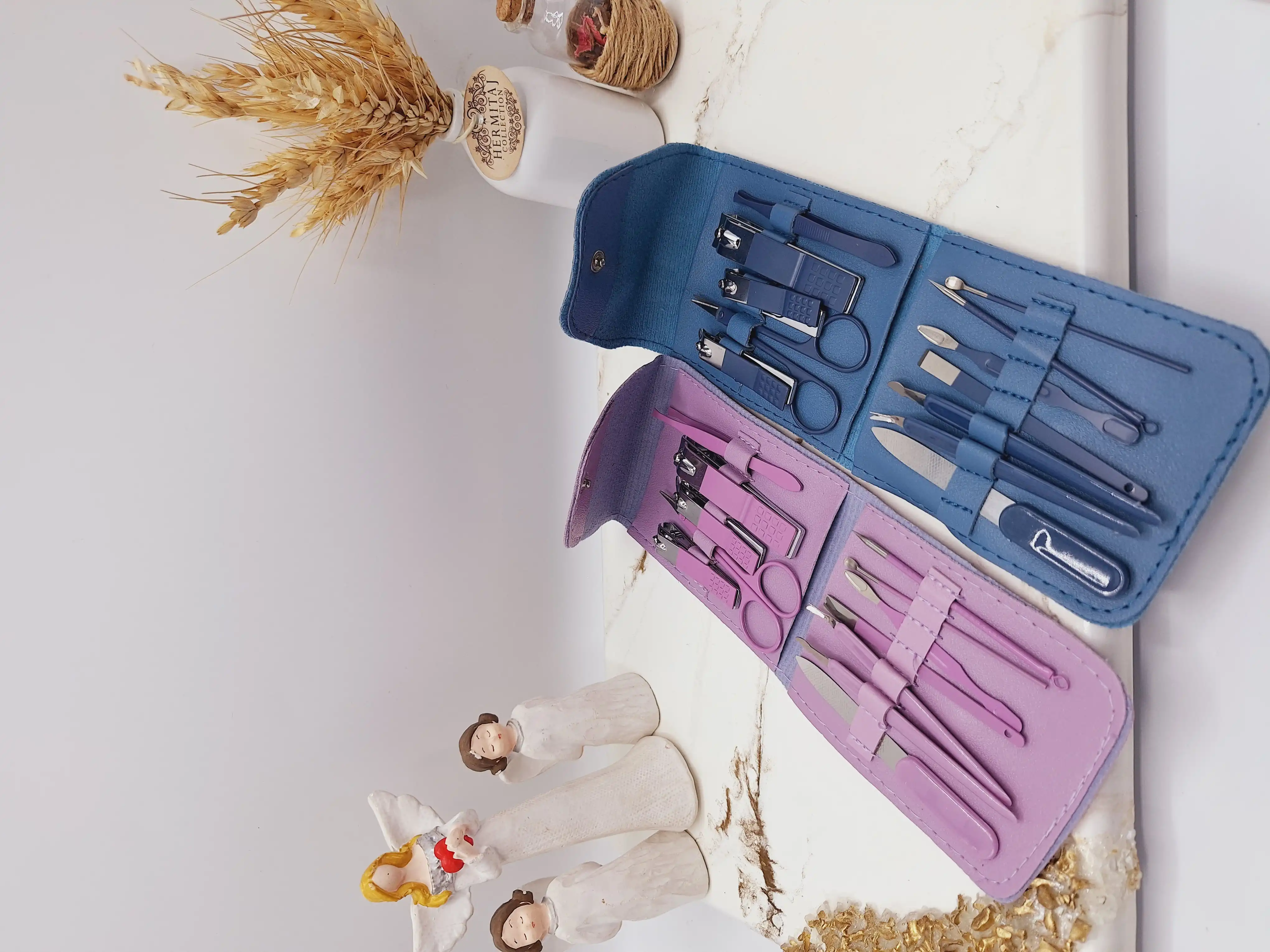 ست مانیکور و پدیکور همراه با کیف چرمی (12 تکه)