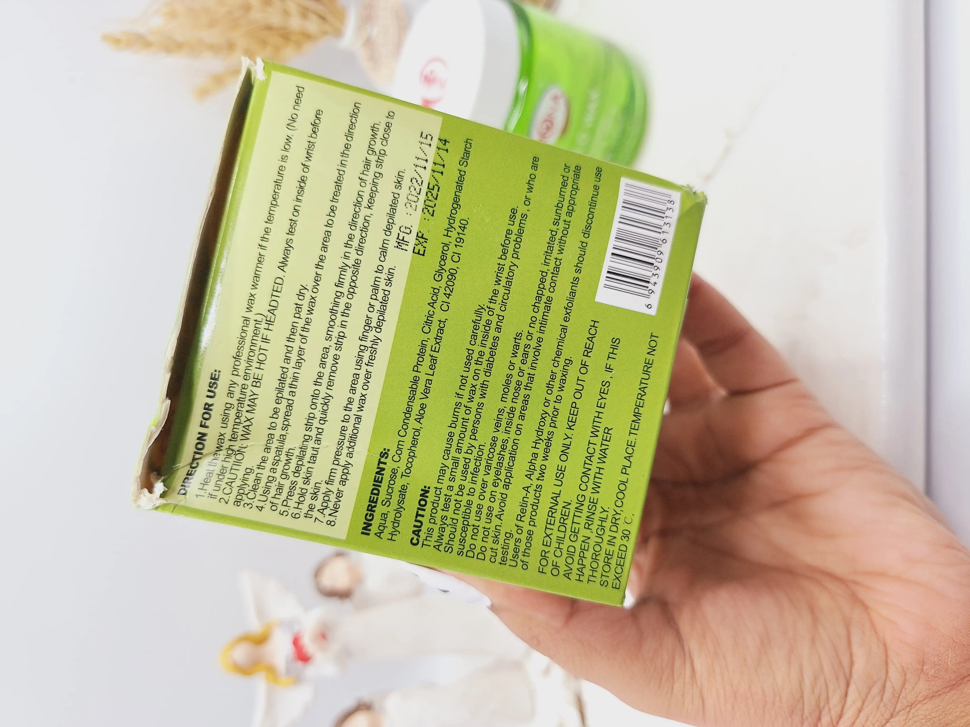 موم سرد با کاغذ اپیلاسیون همراه با کاردک رایحه آلوئه ورا برند RONA کد 3138