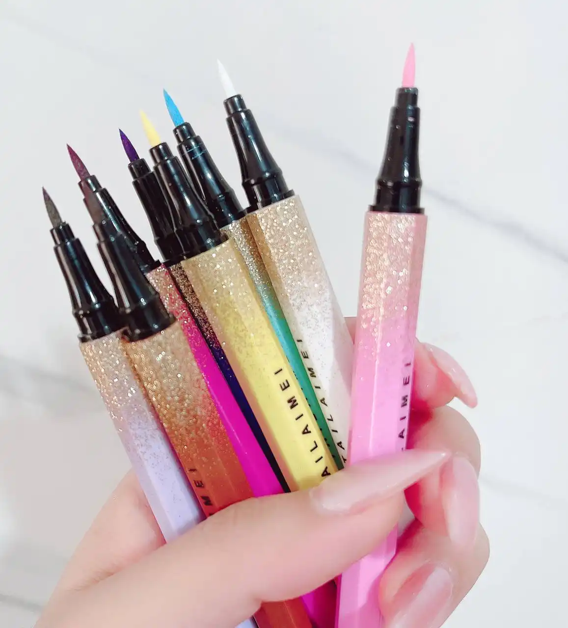 خط چشم رنگی مات ماژیکی برند تایلامی پوکه گلیتری کد NO.:TLM-E118