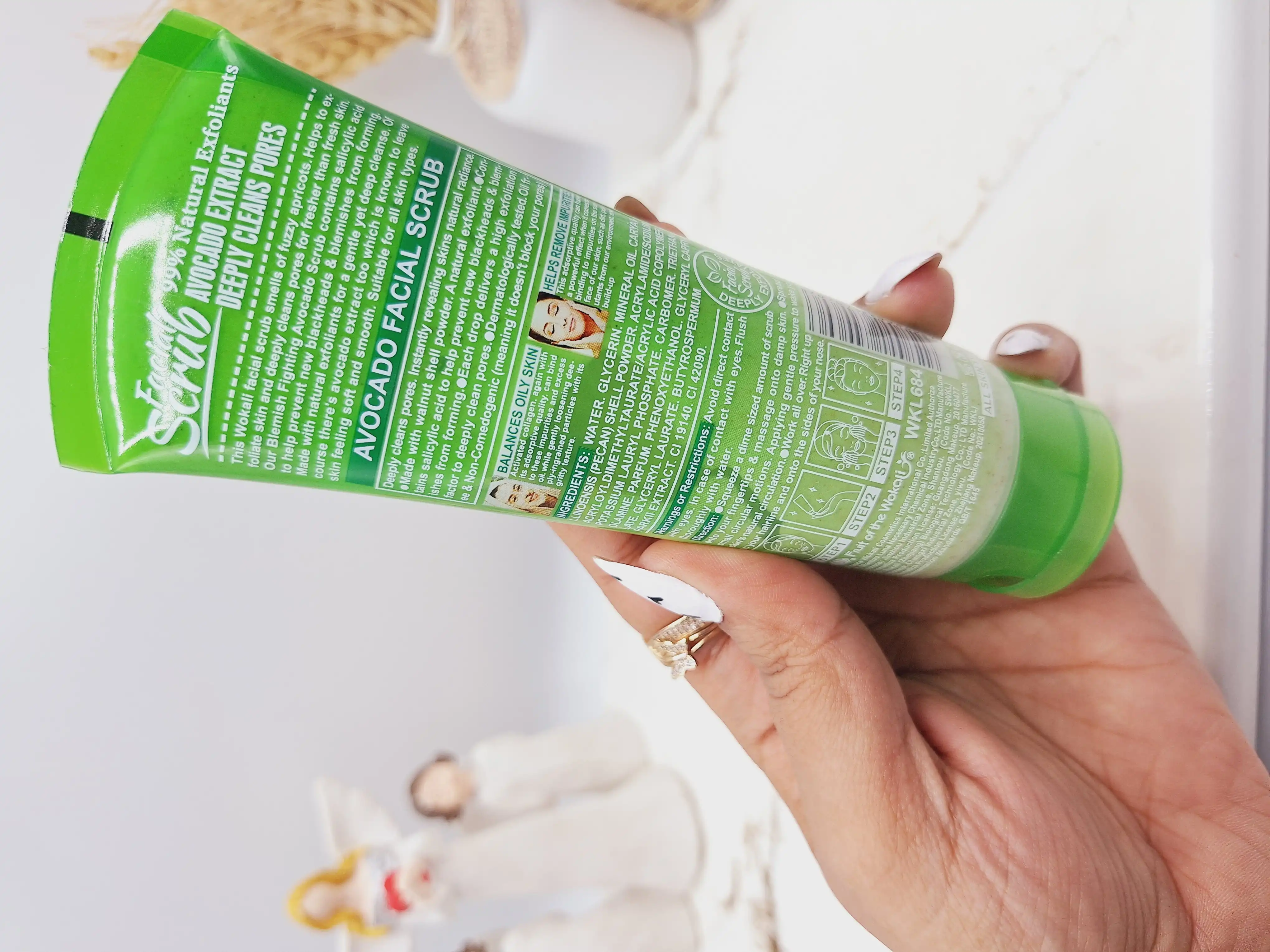 اسکراب و لایه بردار کوچک کننده منافذ رایحه آوکادو برند وکالی کد WKL684