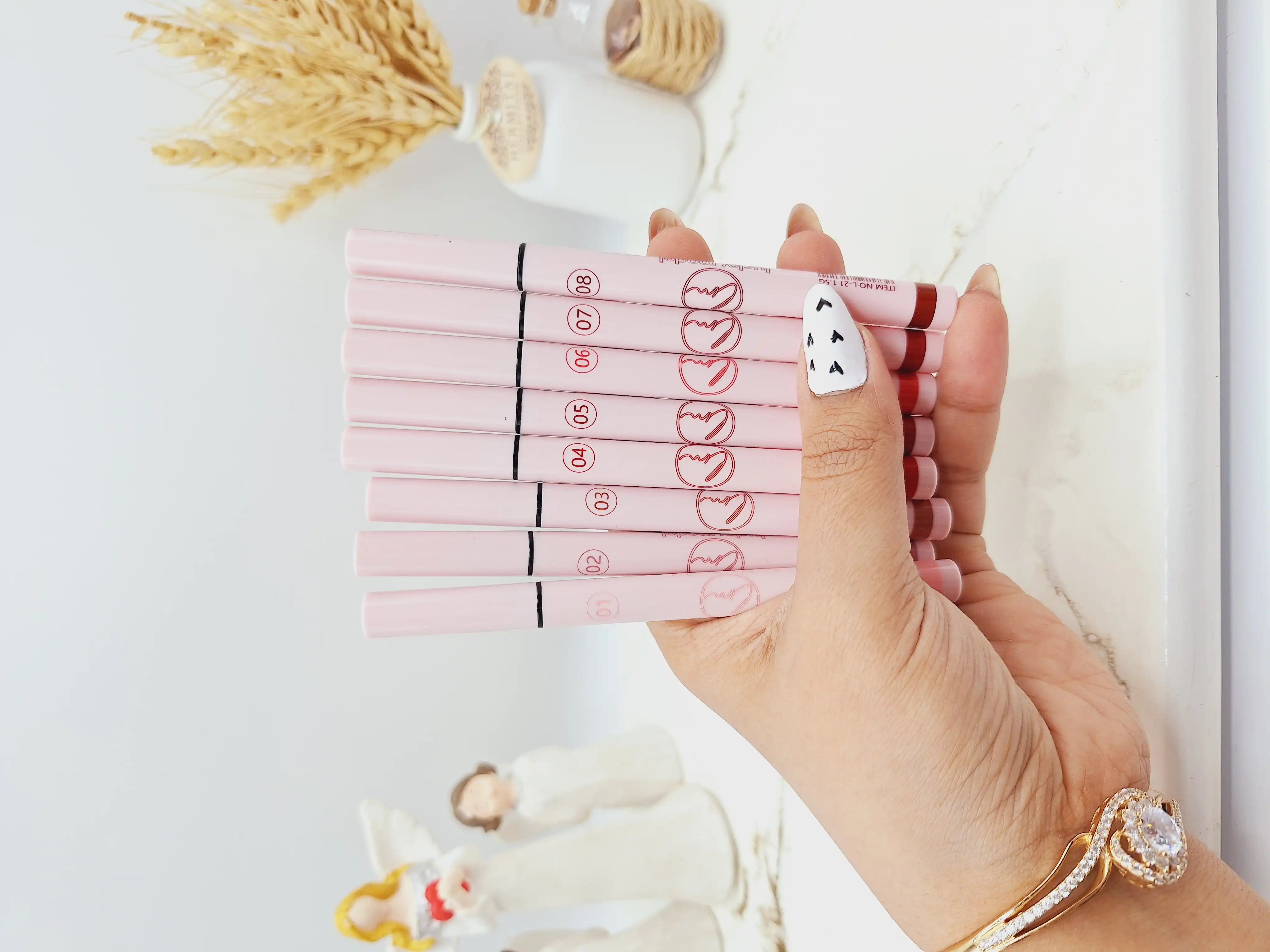 خط لب ضد آب برند Iucky model کد L_21