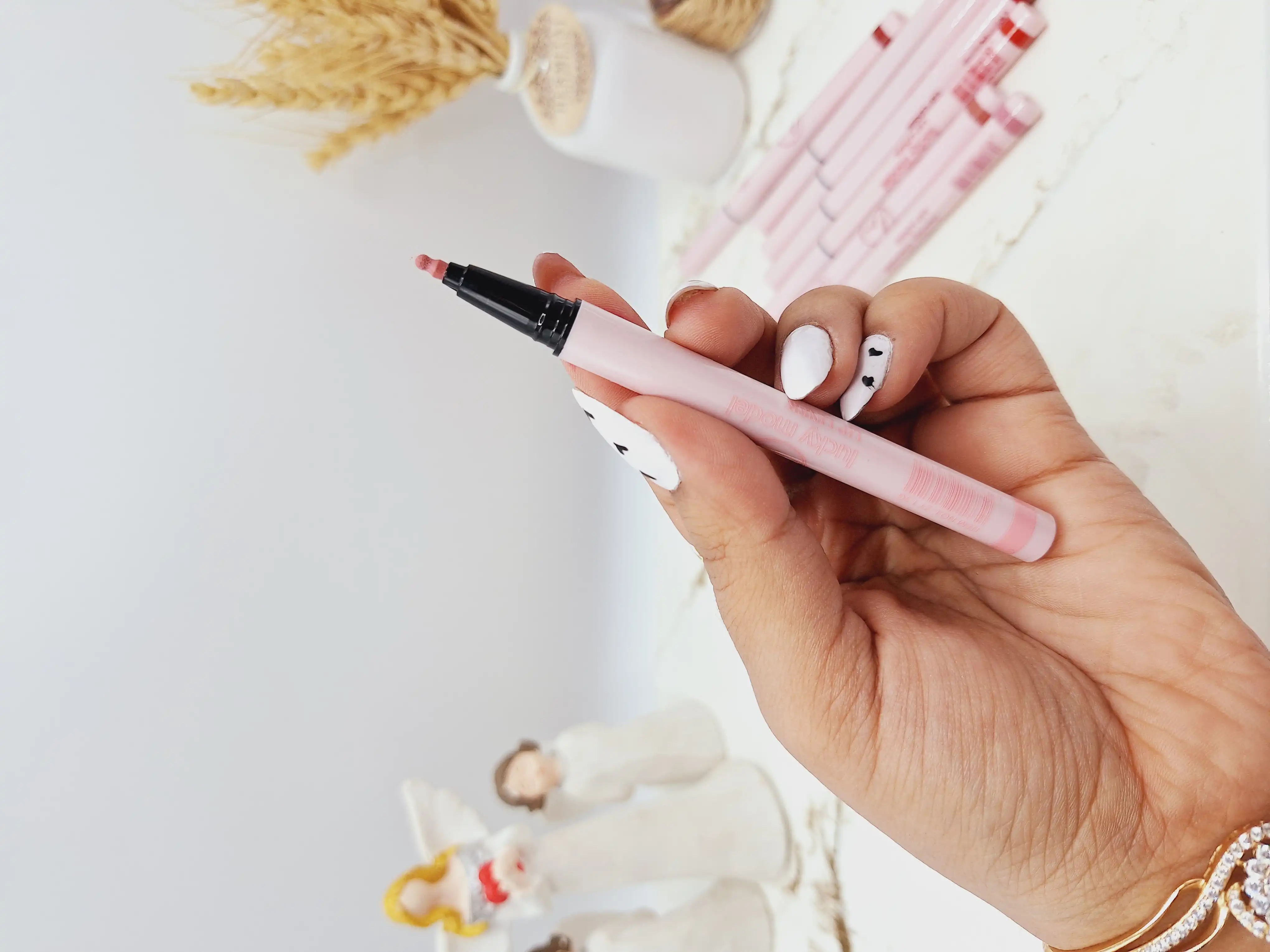 خط لب ضد آب برند Iucky model کد L_21