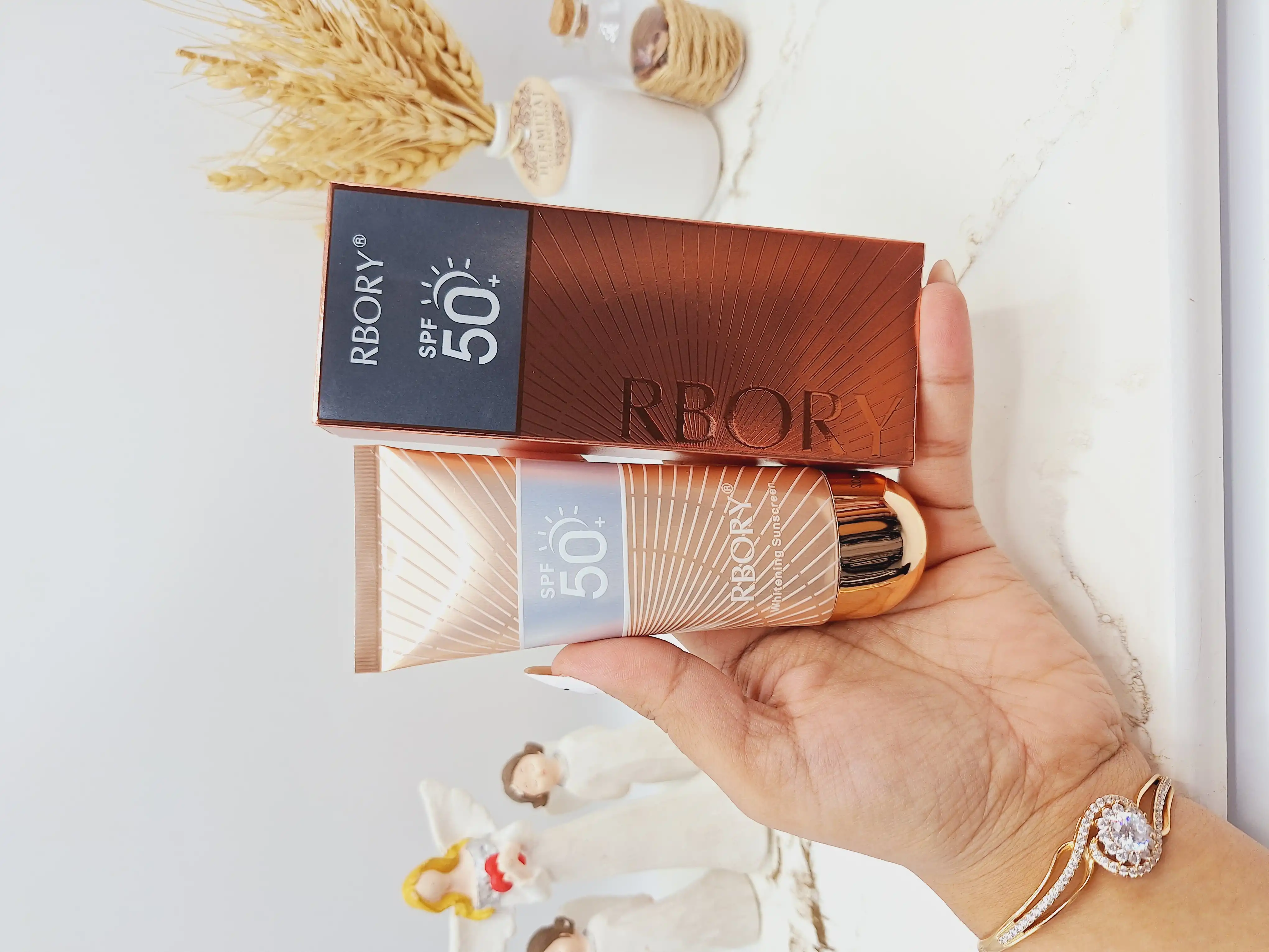 ضد آفتاب بی رنگ SPF 50 برند RBORY اصلی کد R22002