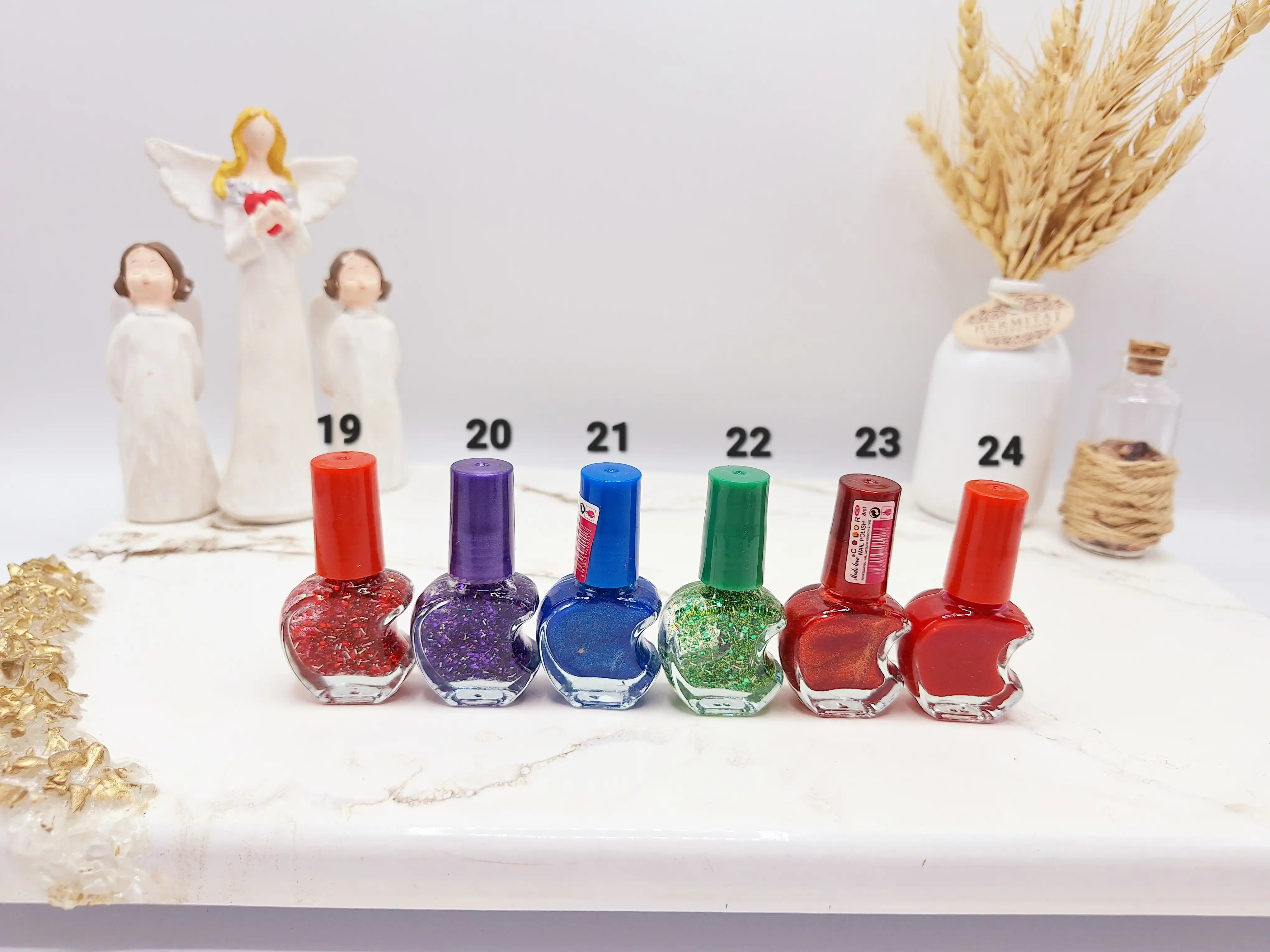 لاک ناخن طرح سیب برند مدا لاو کد 2010