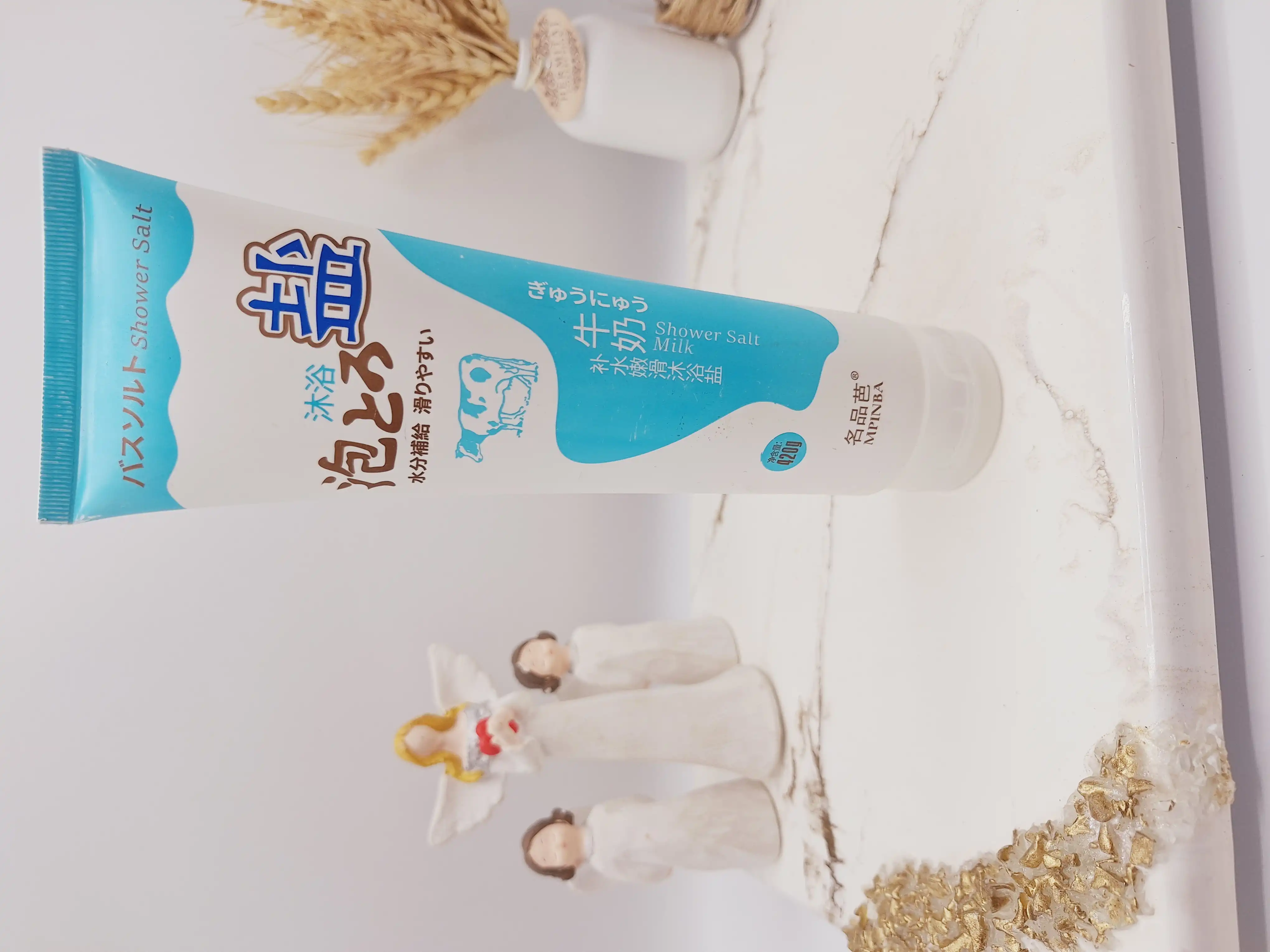 اسکراب ونمک بدن شیرگاو برند کیونیو کد 6375