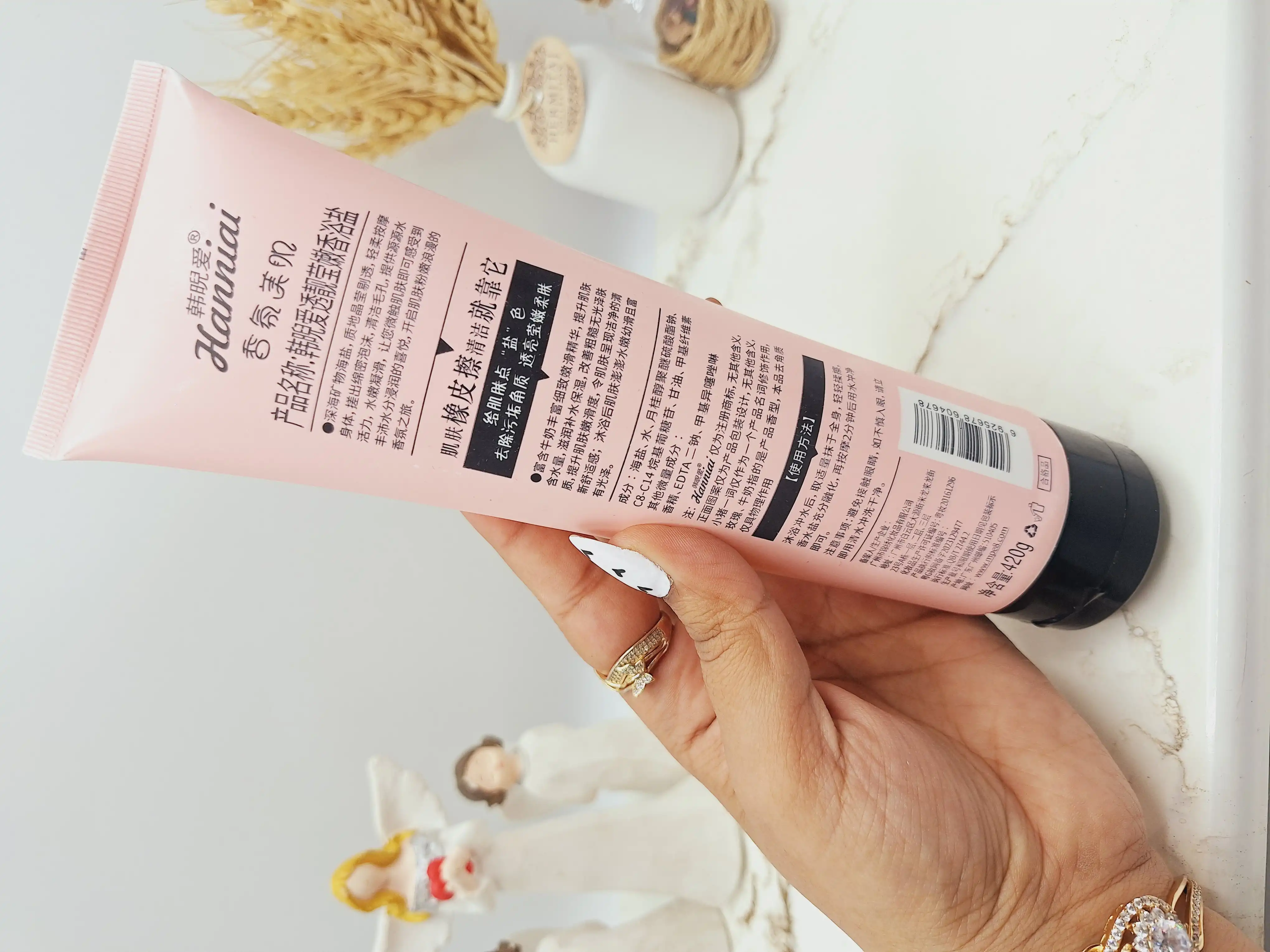 اسکراب و نمک بدن رایحه گل رز و شیر برند هانیای طرح خوک کد 4678