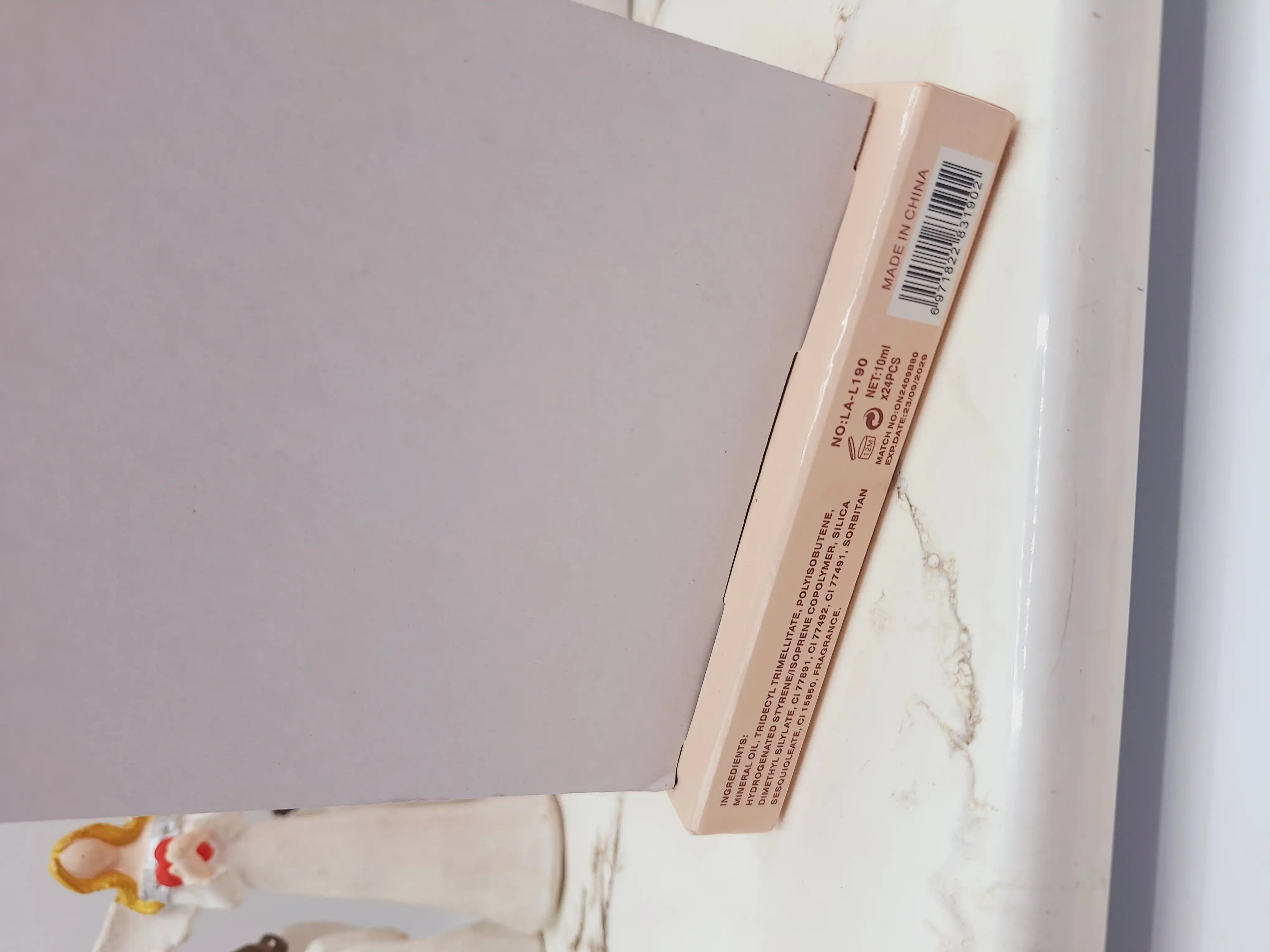 لیپ گلاس شیشه ای برند OLIBOLLA رایحه کیکی کد LA_L190