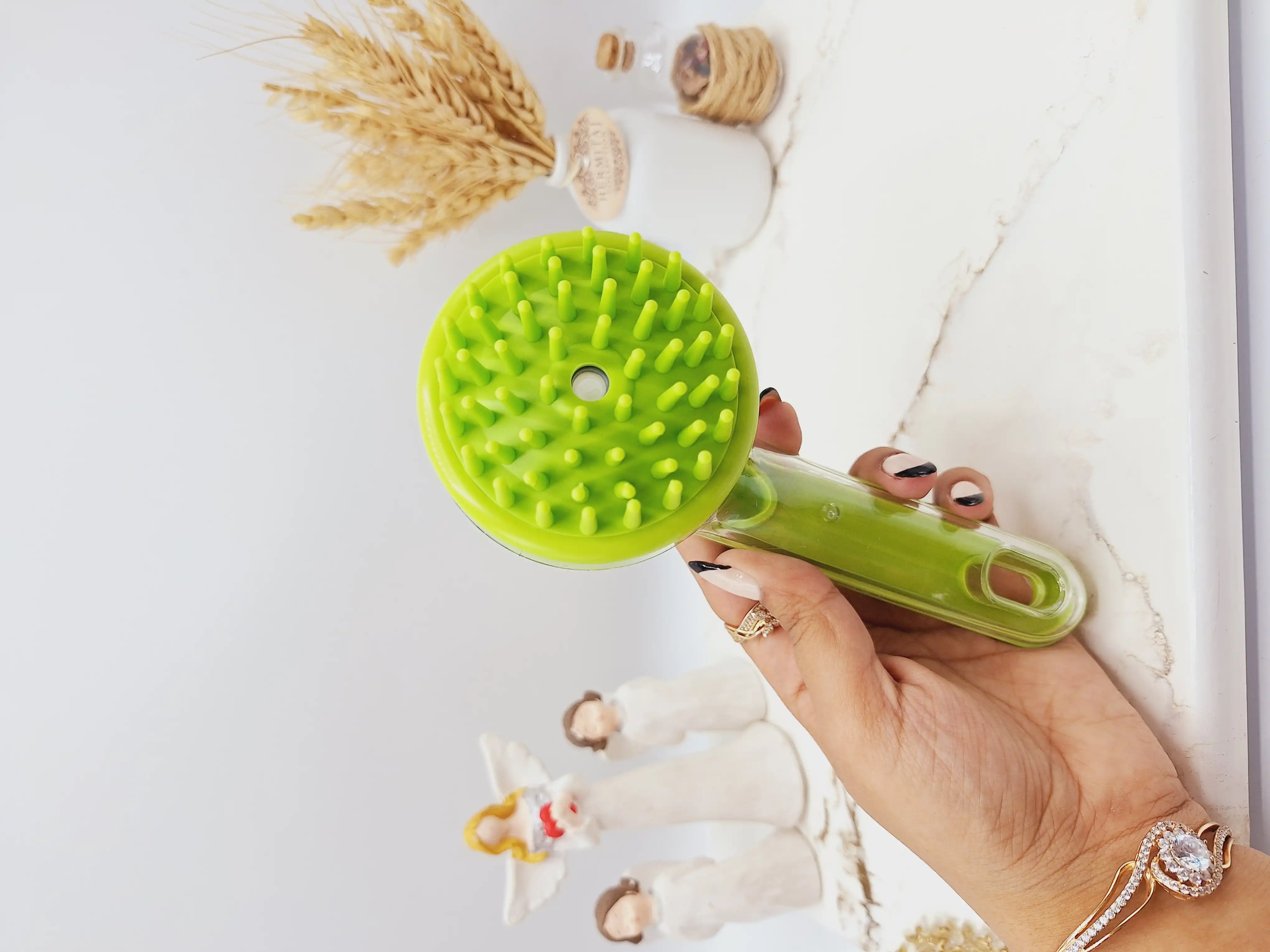 برس و ماساژور سیلیکونی مخزنی دسته دار