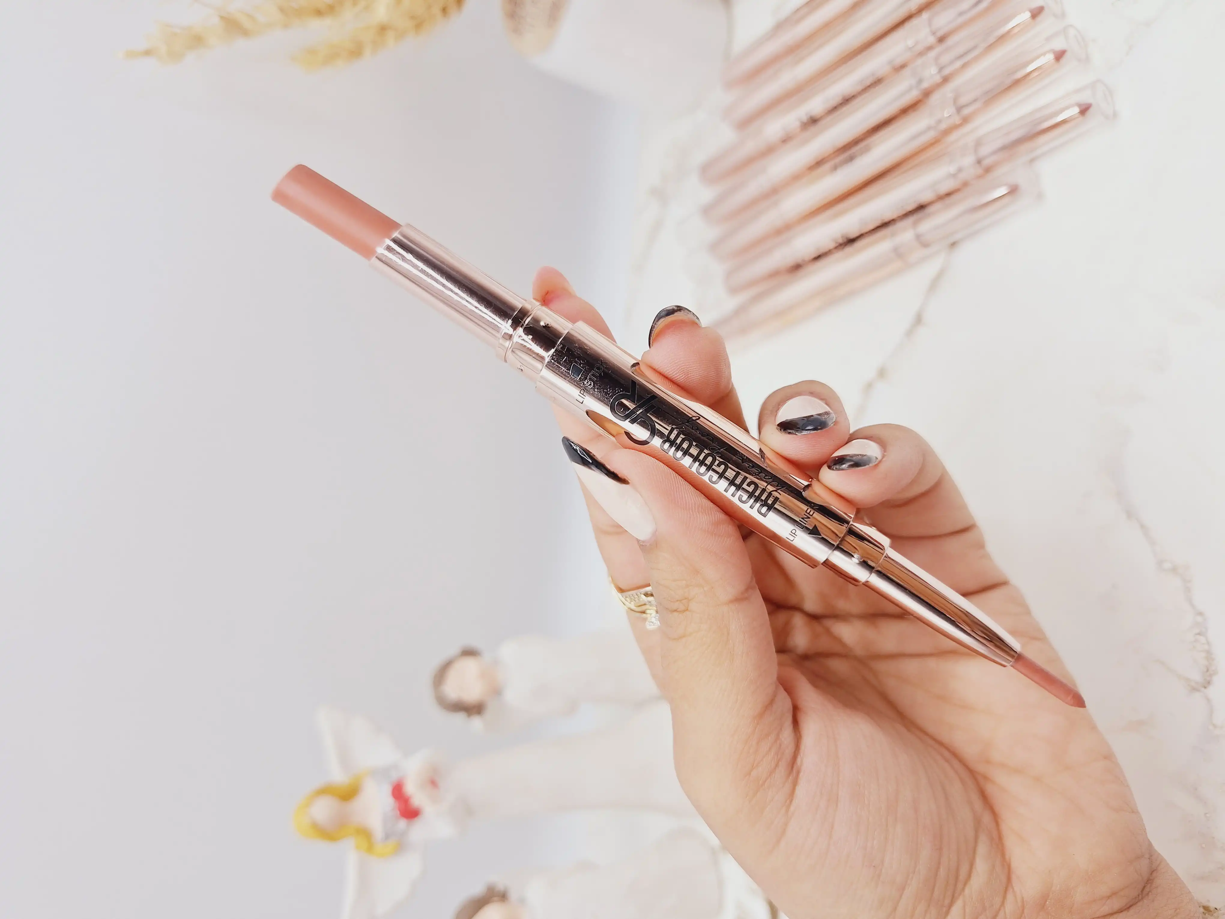 خط لب و رژ لب جامد دو سر ضد آب برند RICH COLOR کد A239