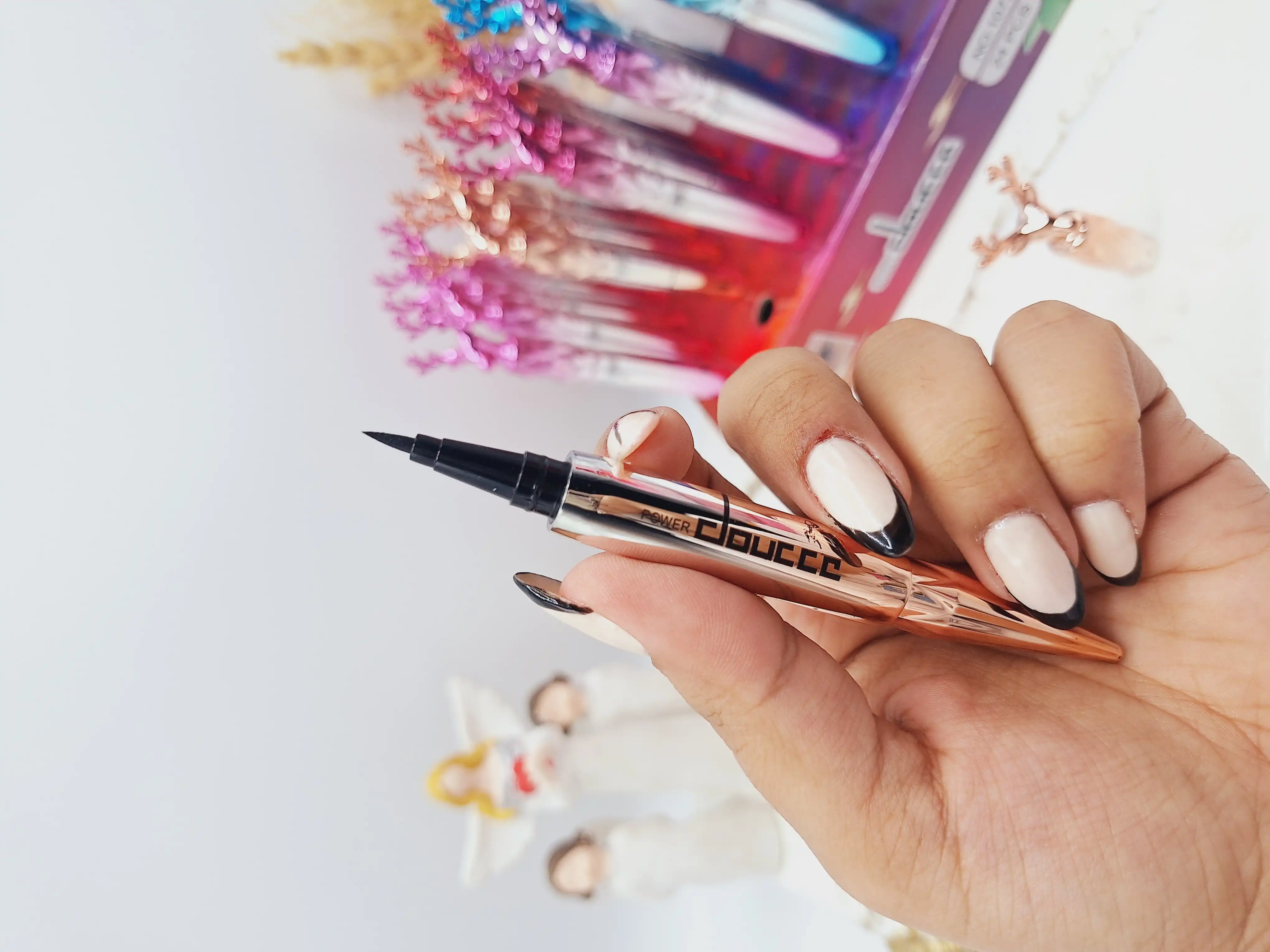 خط چشم مدل گوزنی برند دوسه کد1073