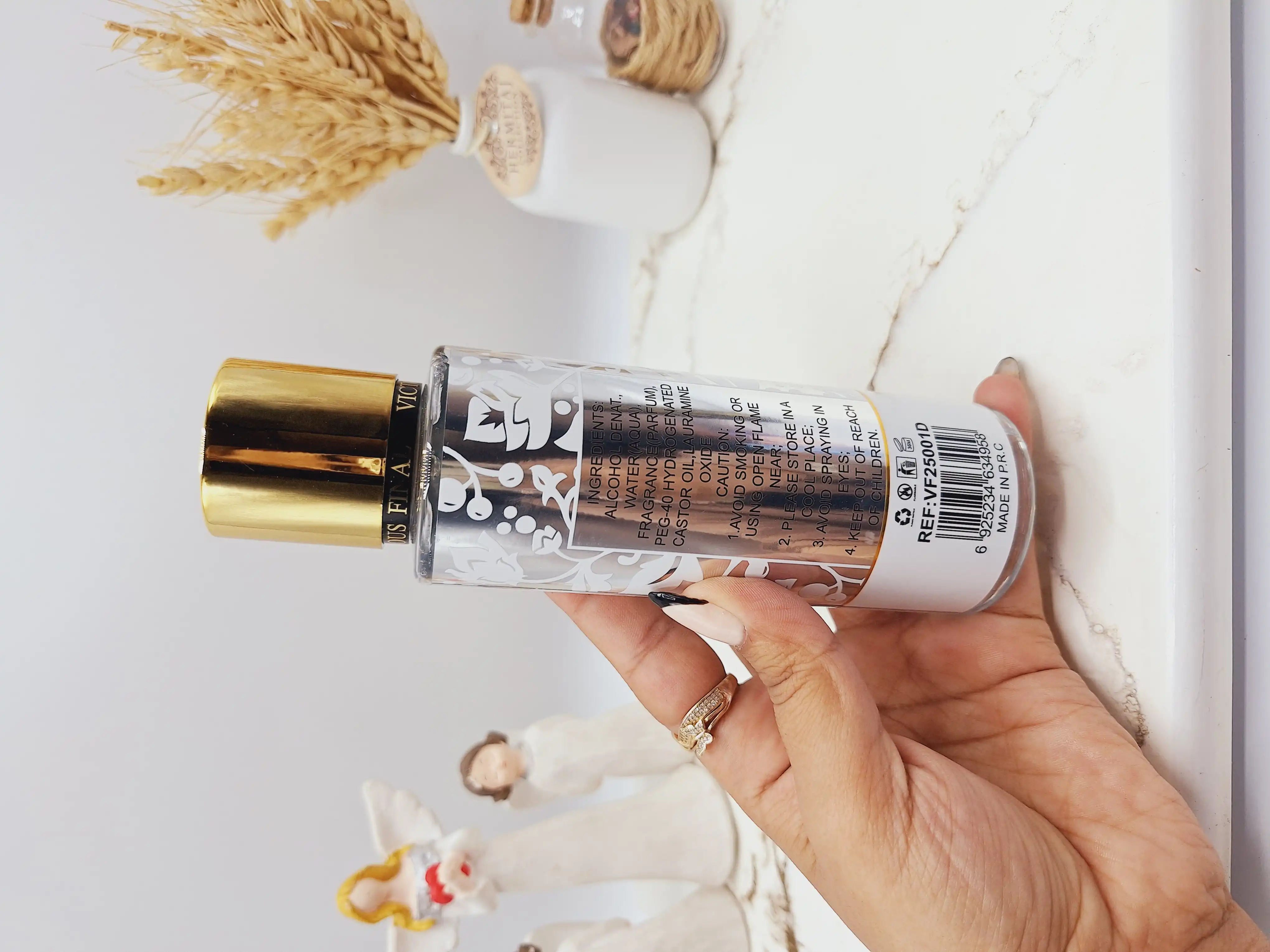 بادی اسپلش فوق العاده خوشبووو نقره ای یارا حجم 250 میل کد 4958