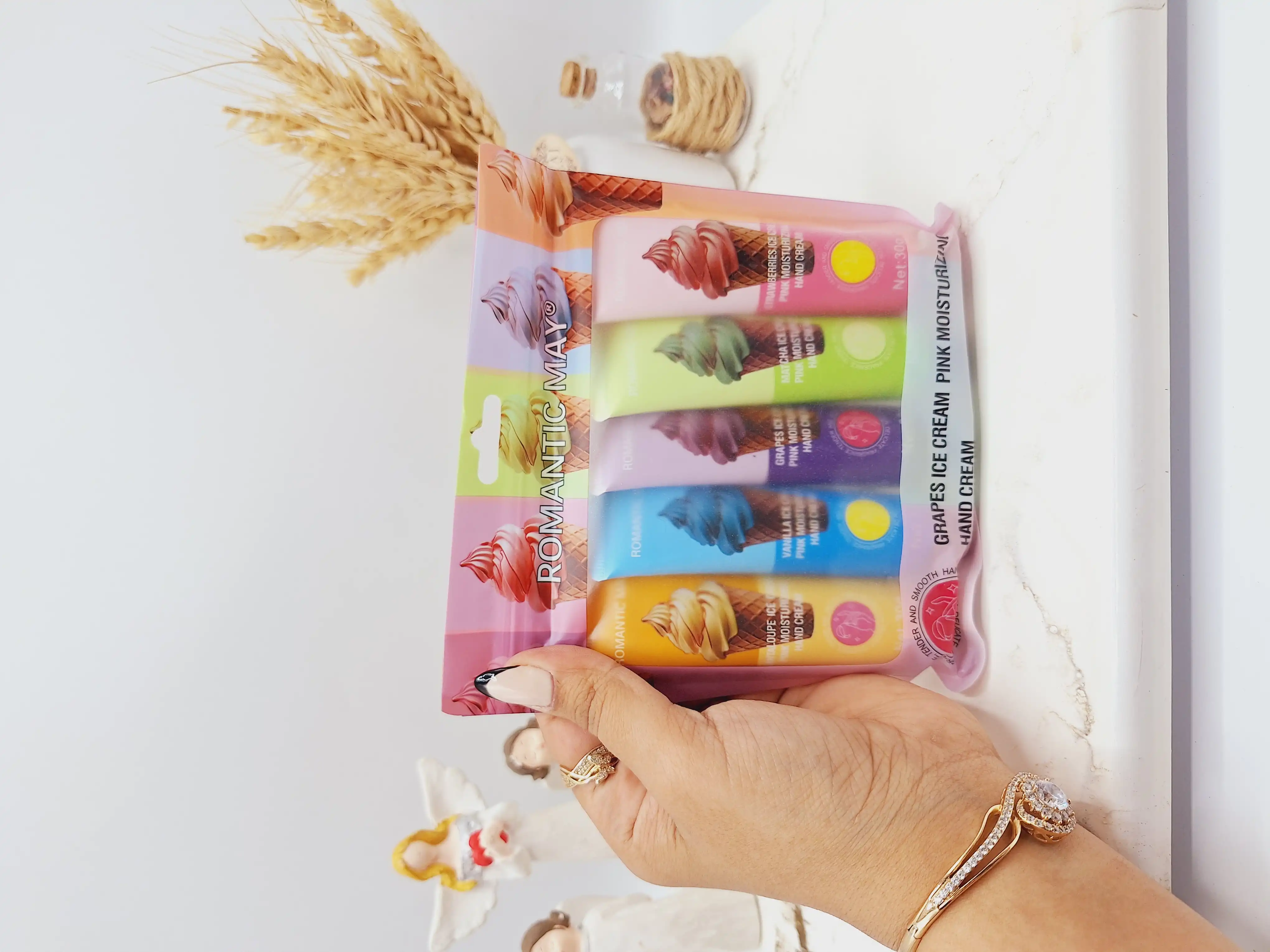 پک کرم دست 5 عددی فانتزی رایحه بستنی کد 1097