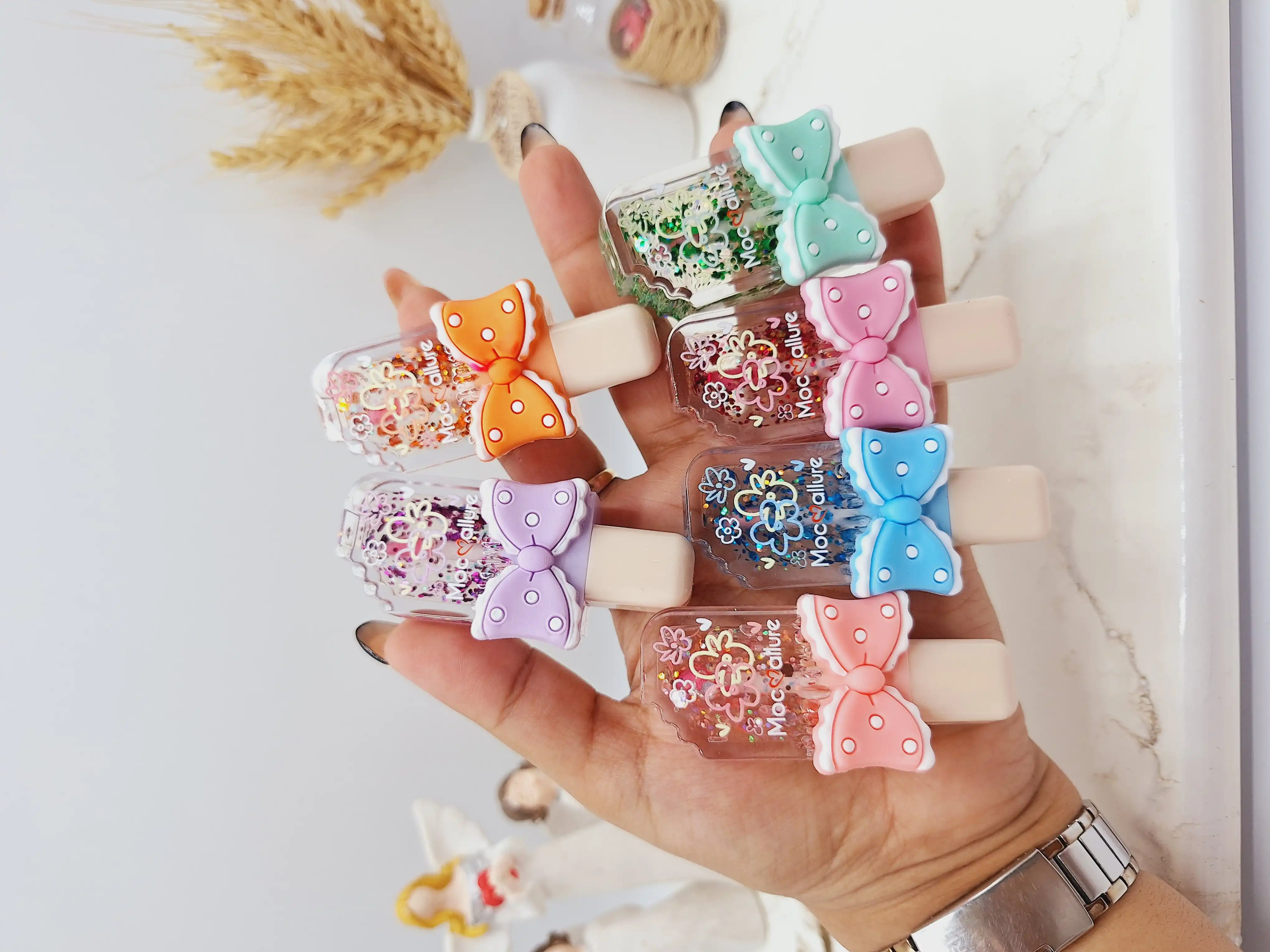 لیپ گلاس شاین دار طرح بستنی پاپیون برند موکالره کد 1082