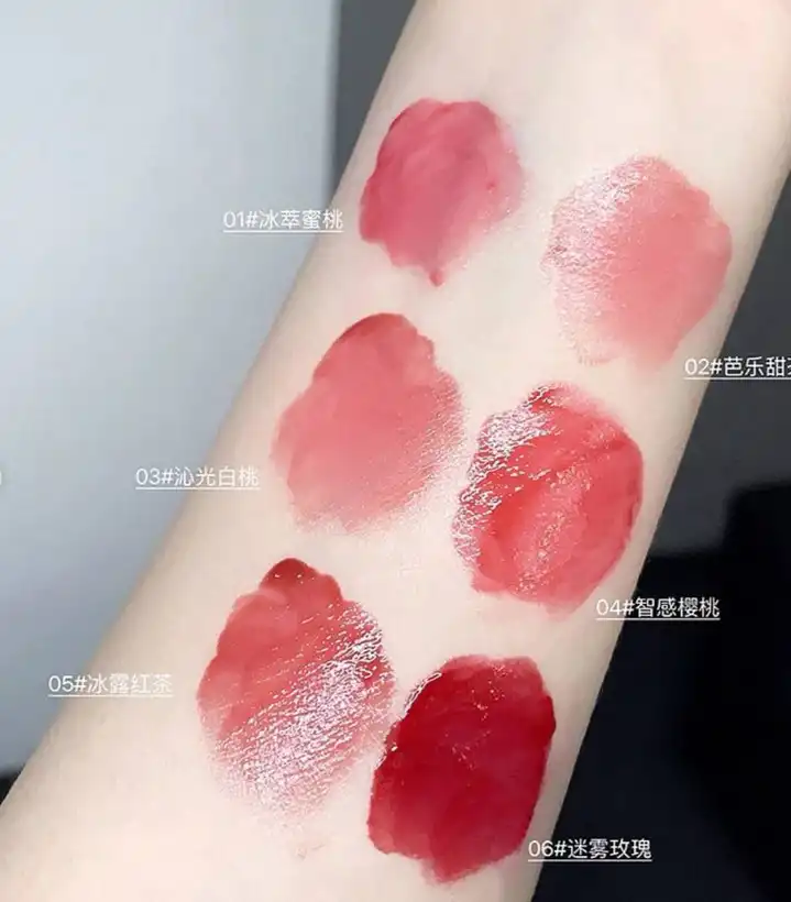 لیپ گلاس خیس پرطرفدار برند Gege beae کد 2325 (کارتن سفید و نارنجی)