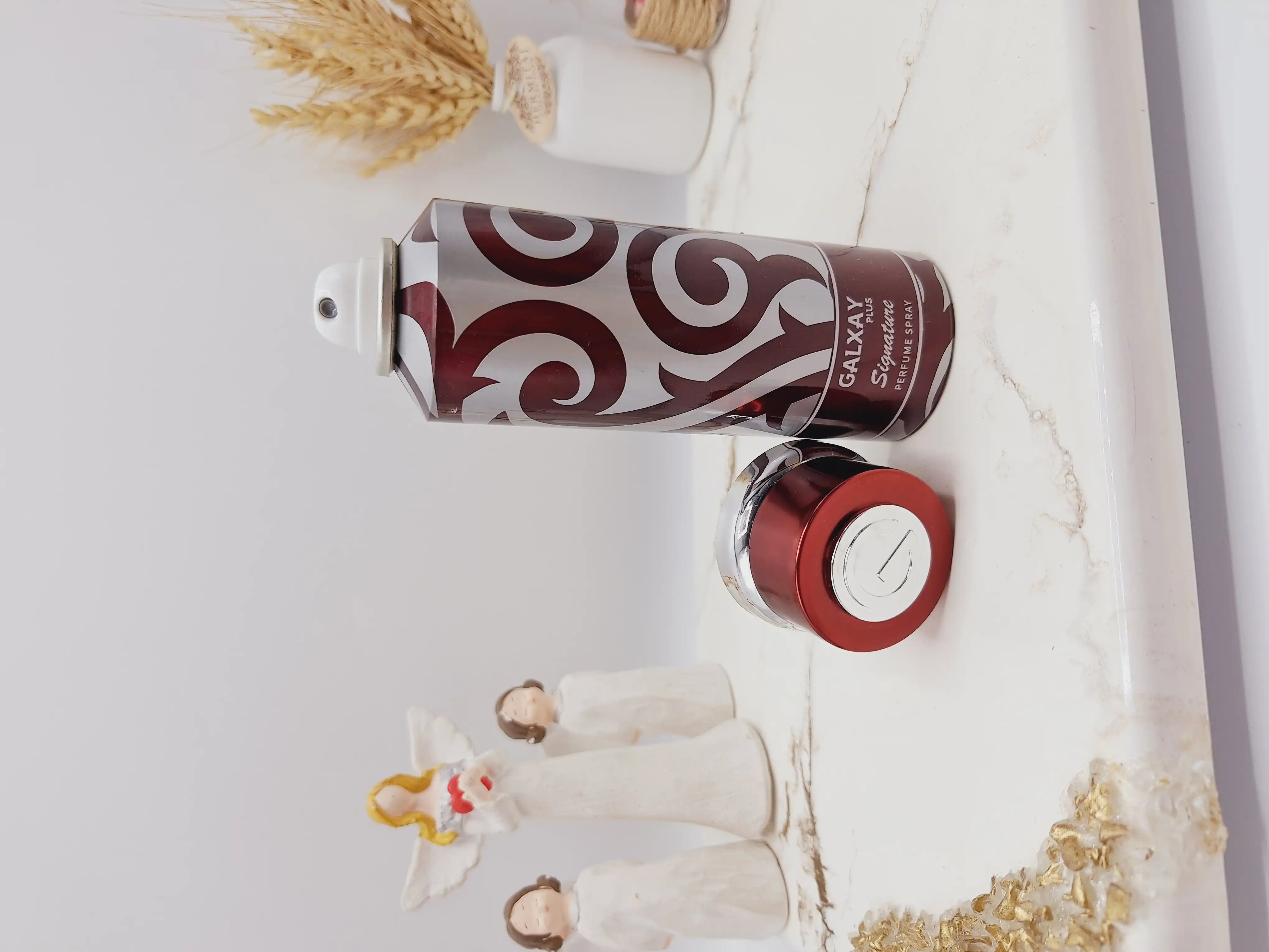 اسپری بدن زنانه خوشبو گلکسی Signature رنگ بدنه قرمز کد B5432