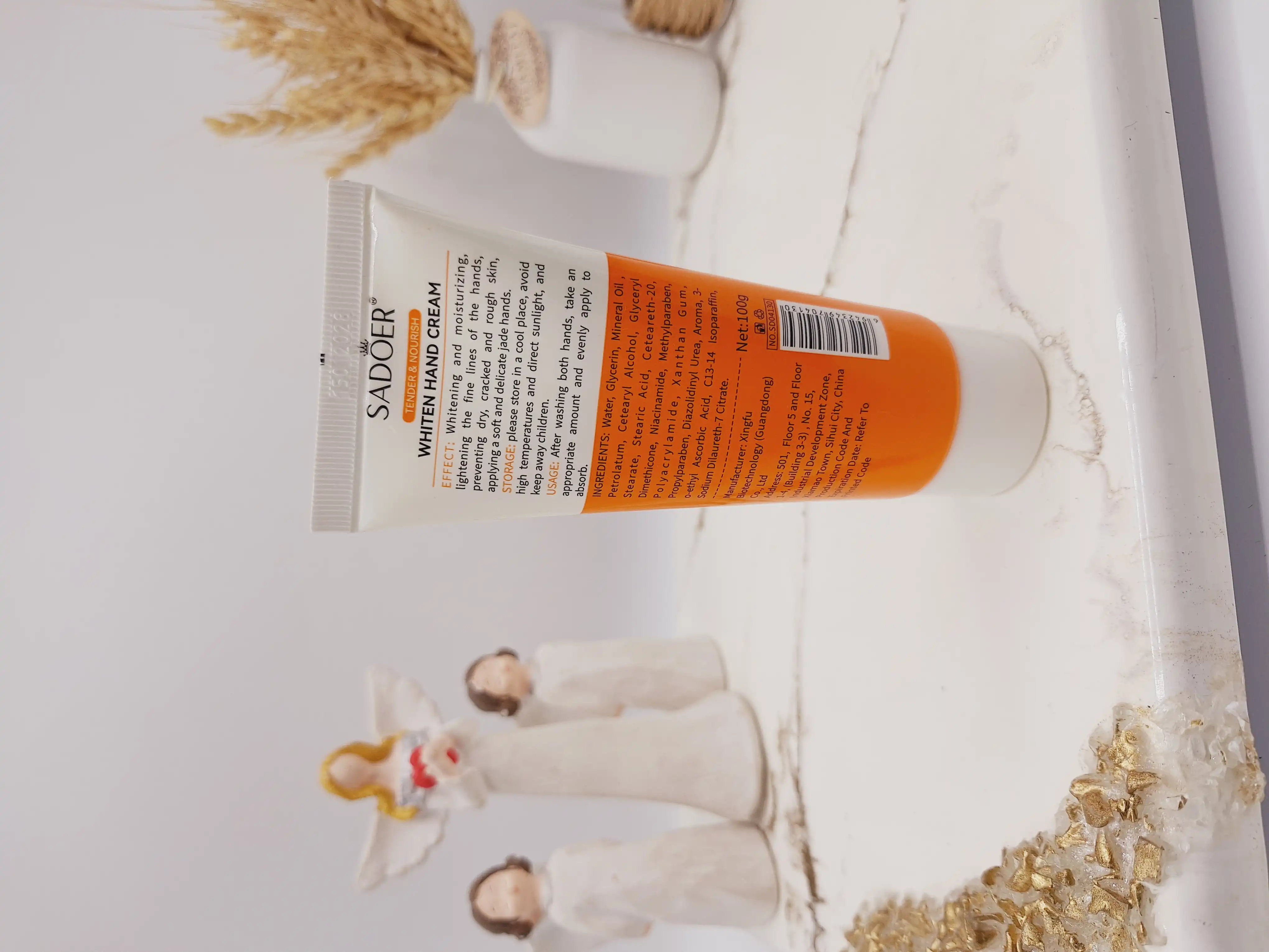 کرم سفید کننده و نرم کننده پوست دست برند سادور کد 04130