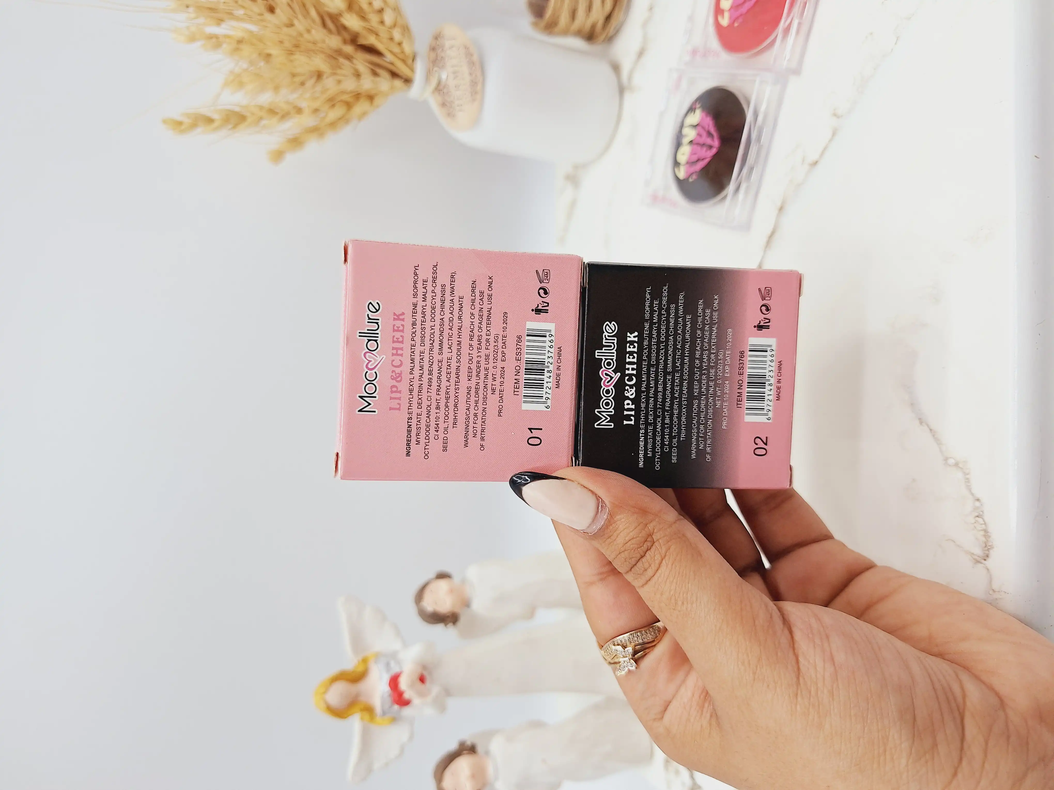 تینت لب و گونه جادویی سیاه برند موکالرو مدل LOVE YOUR SELF کد ES3766