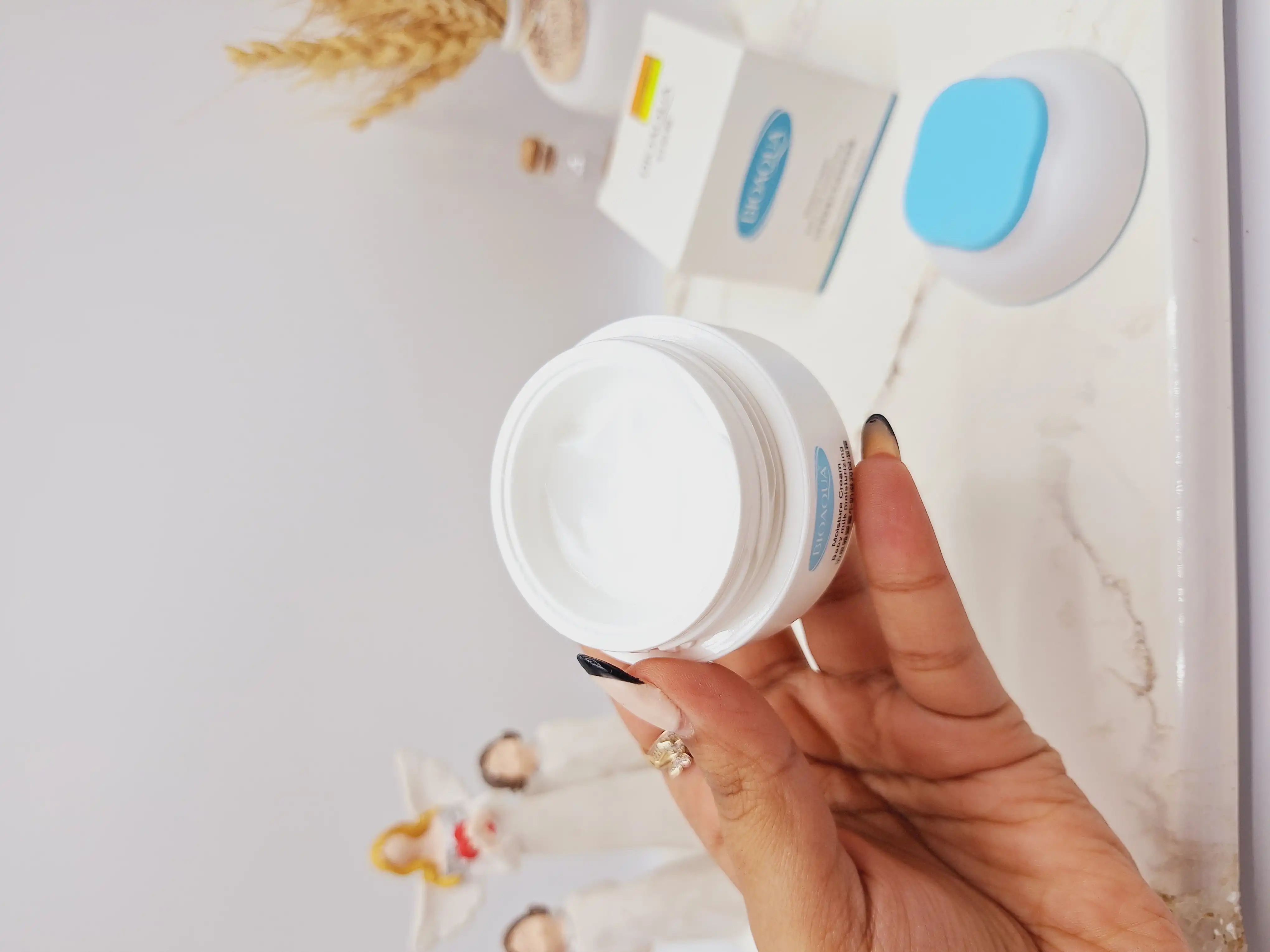 کرم کاسه ای صورت مرطوب کننده شیر مخصوص پوست حساس و کودکان بیوآکوا کد BQY75388