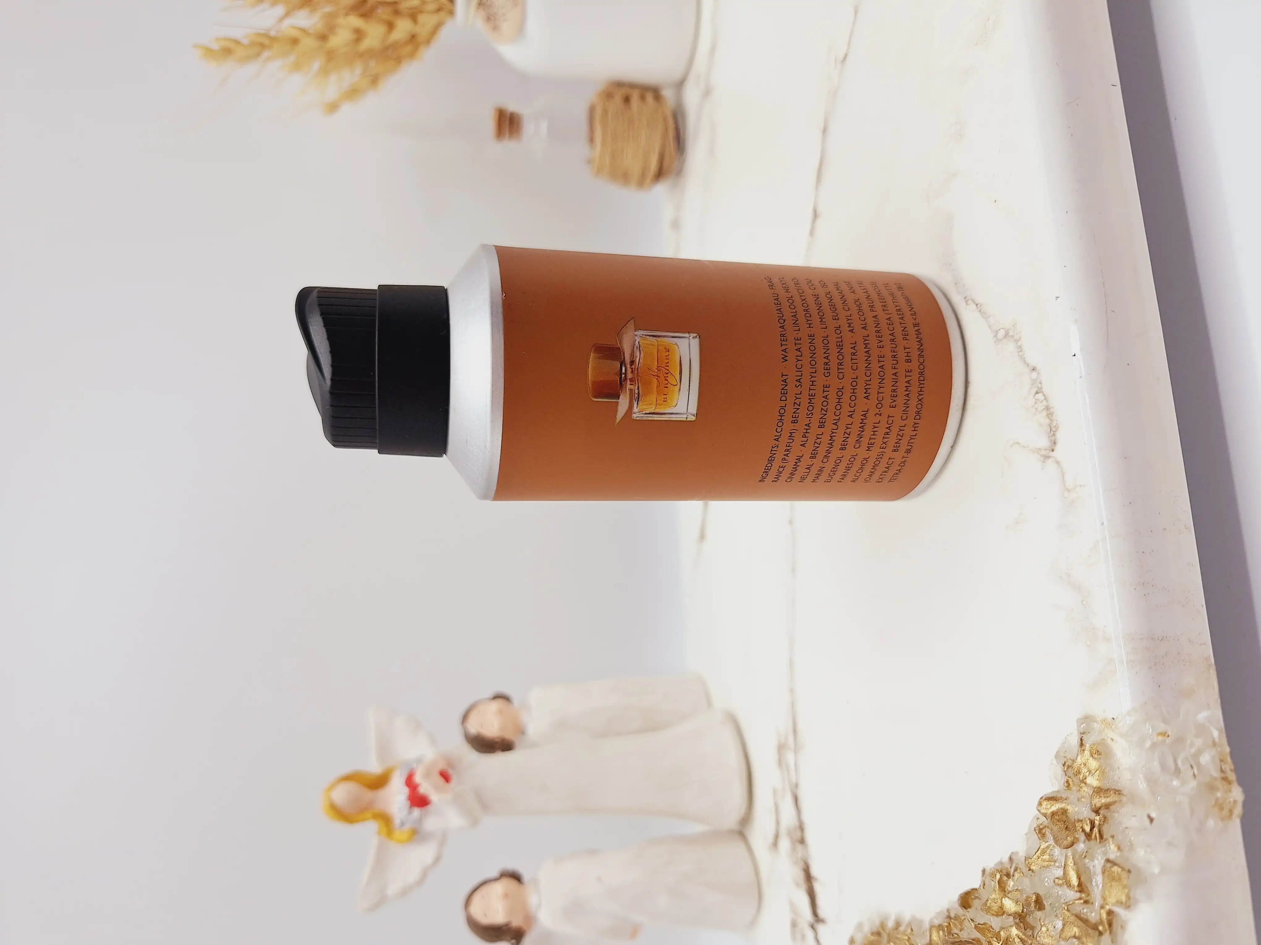 بادی اسپلش خوشبوو و ماندگار مدل BURBERRY (جلد قهوه ای)