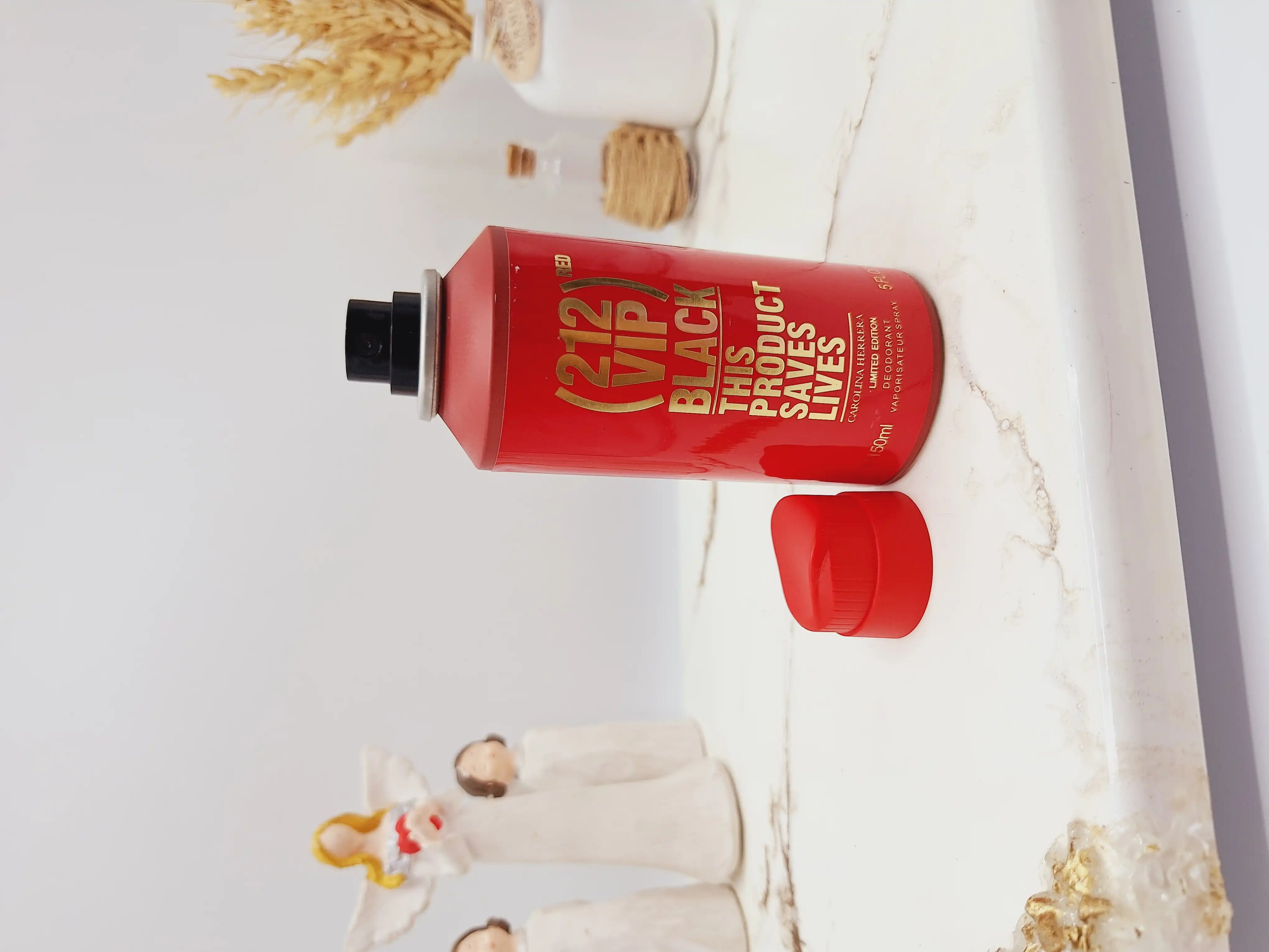 بادی اسپلش خوشبوو و ماندگار مدل 212 VIP BLACK (جلد قرمز)