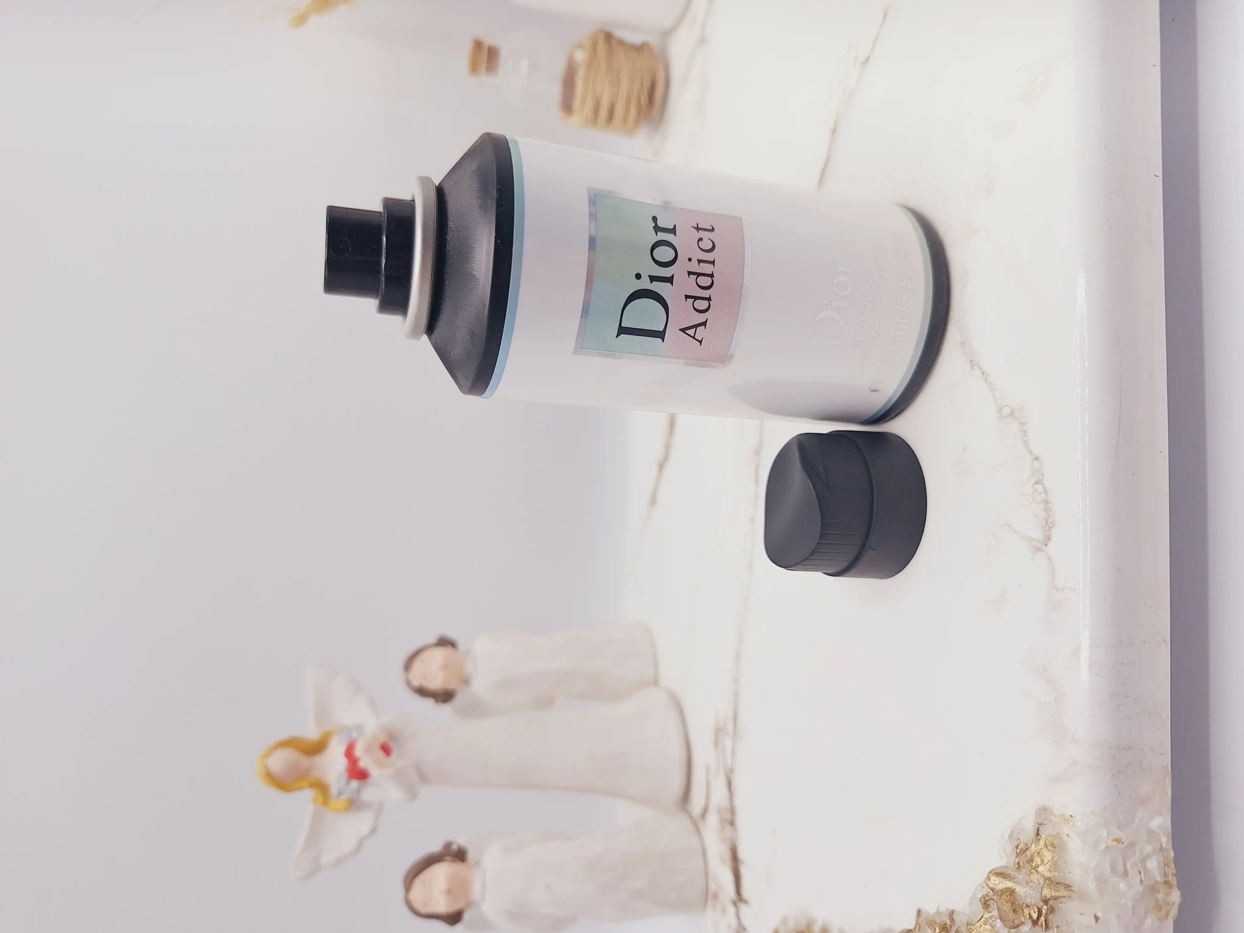 بادی اسپلش خوشبوو و ماندگار مدل Dior Addict (جلد سفید و مشکی)