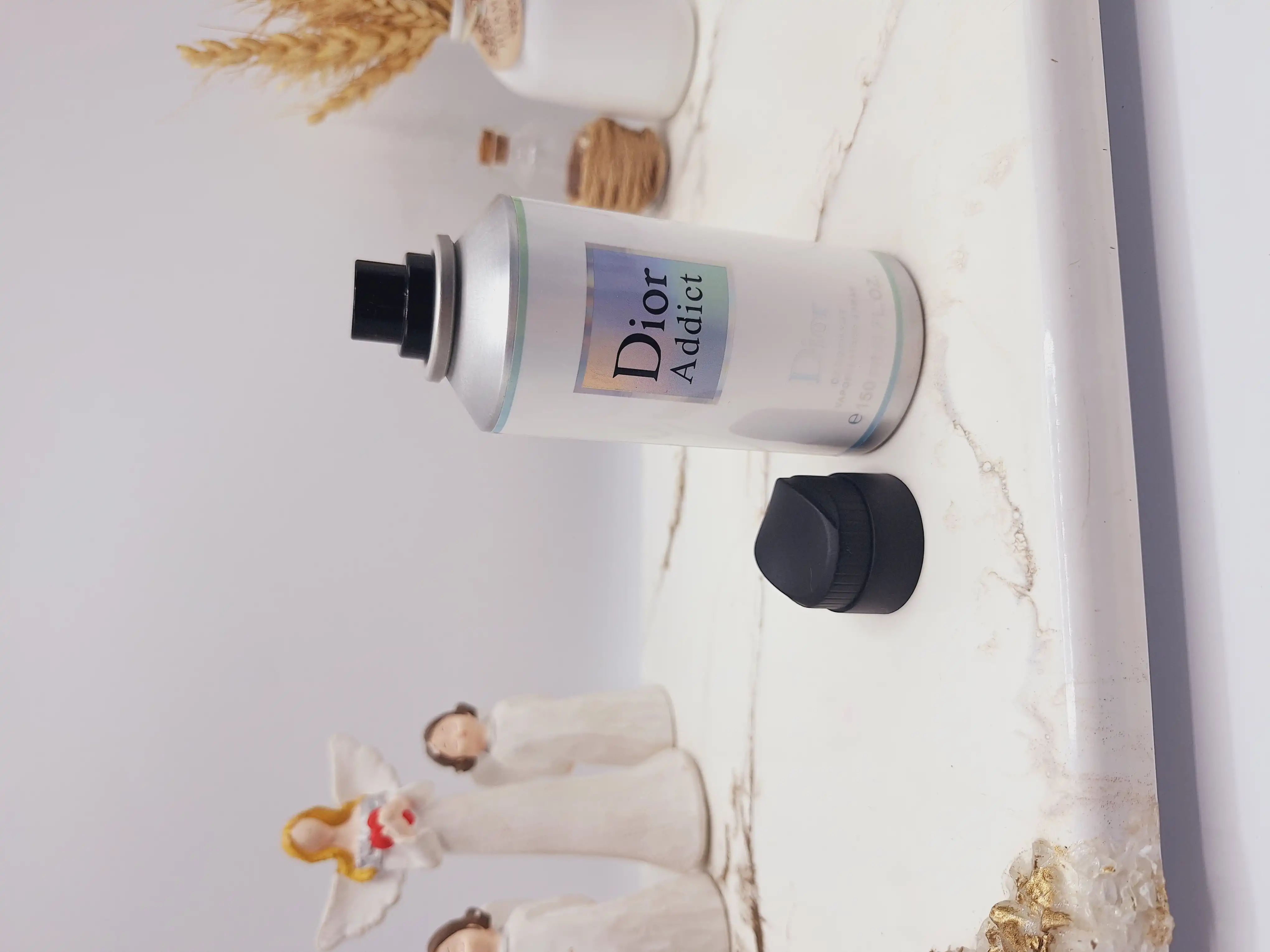 بادی اسپلش خوشبوو و ماندگار مدل Dior Addict (جلد سفید و سبز)