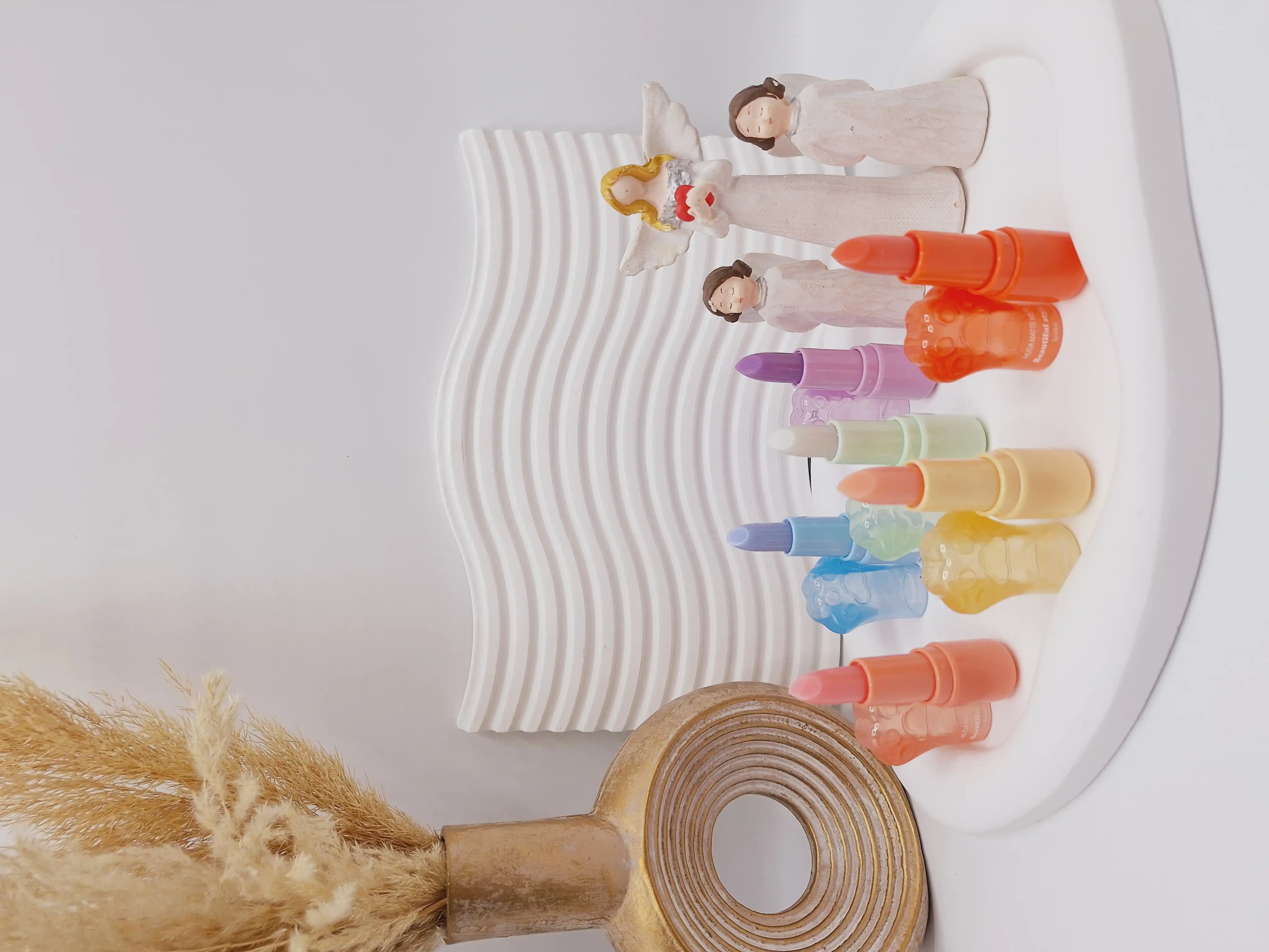 بالم لب پوکه رنگی طرح پنجه برند هدا مات می کد 2034