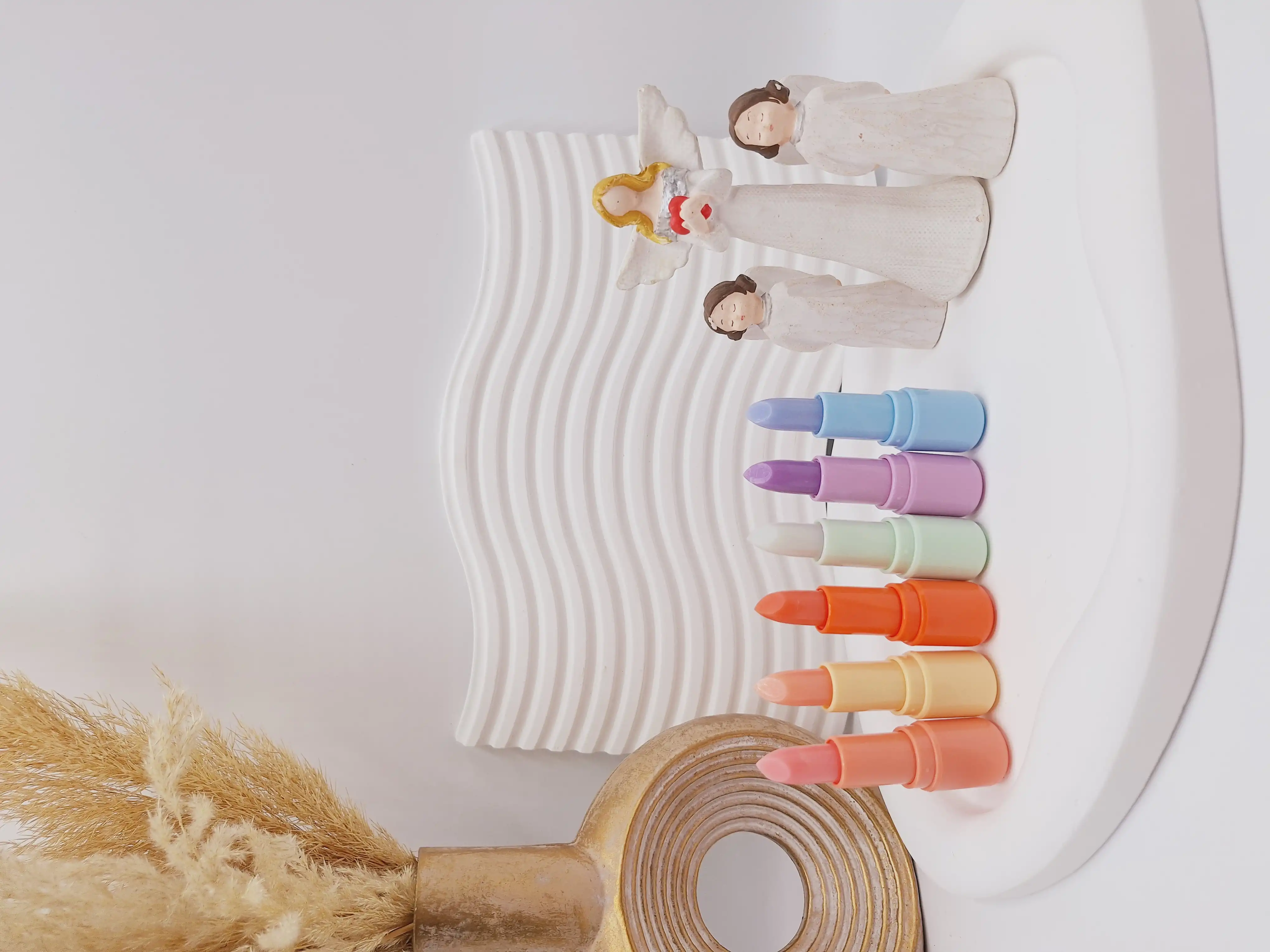 بالم لب پوکه رنگی طرح پنجه برند هدا مات می کد 2034