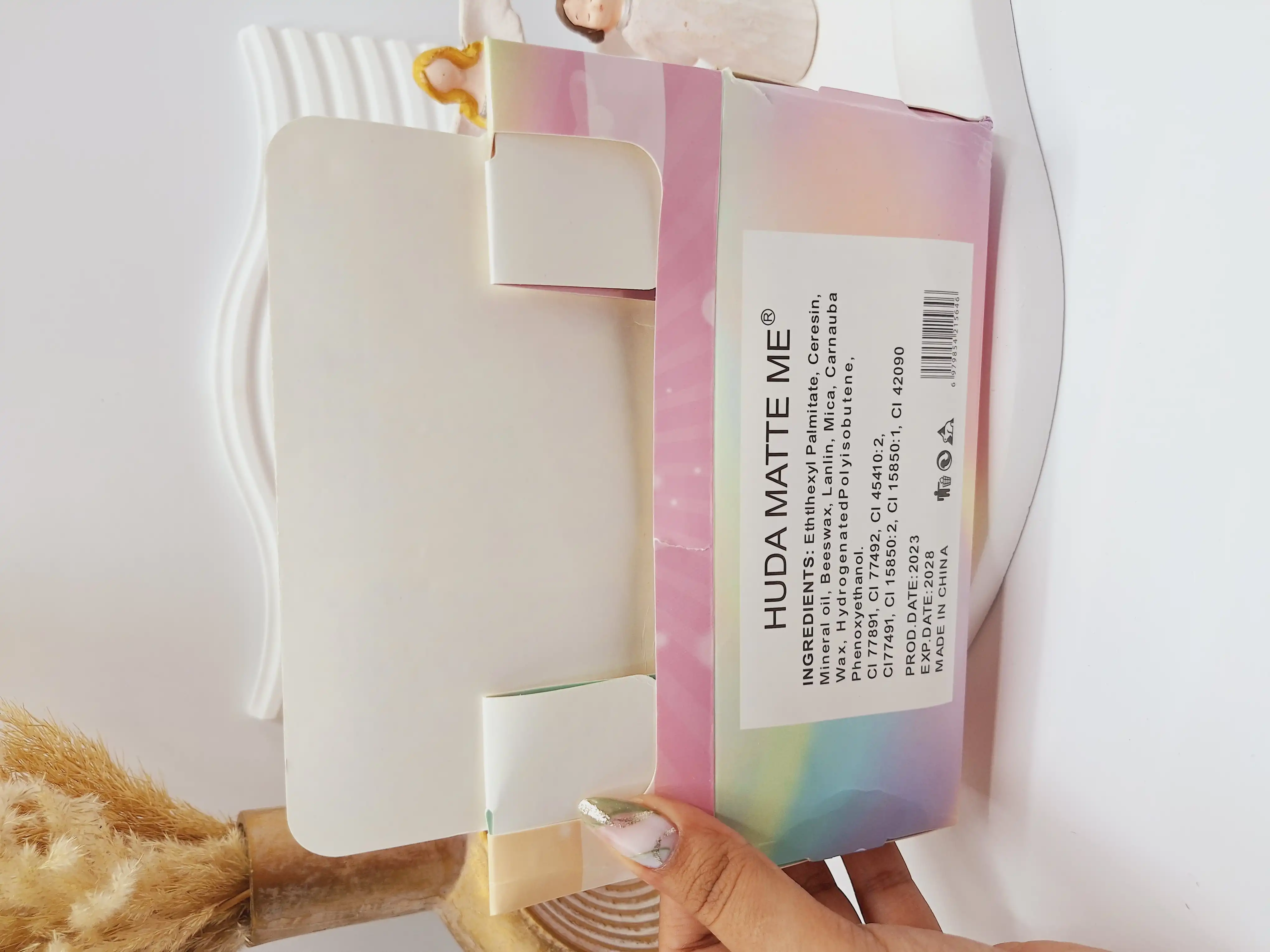 بالم لب پوکه رنگی طرح پنجه برند هدا مات می کد 2034