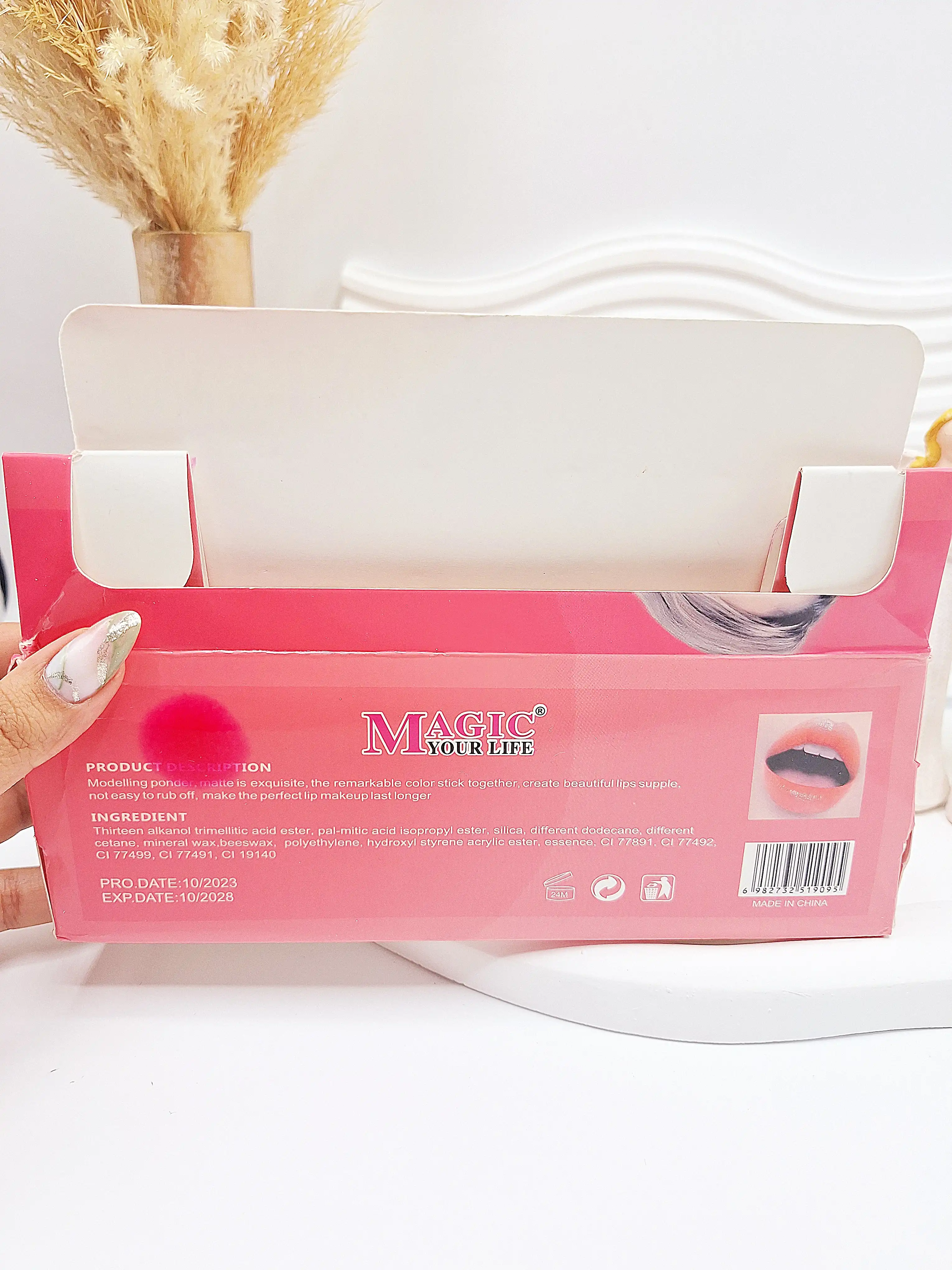 بالم لب پوکه رنگی برند مجیک فوق العاده خوشبو کد LC09