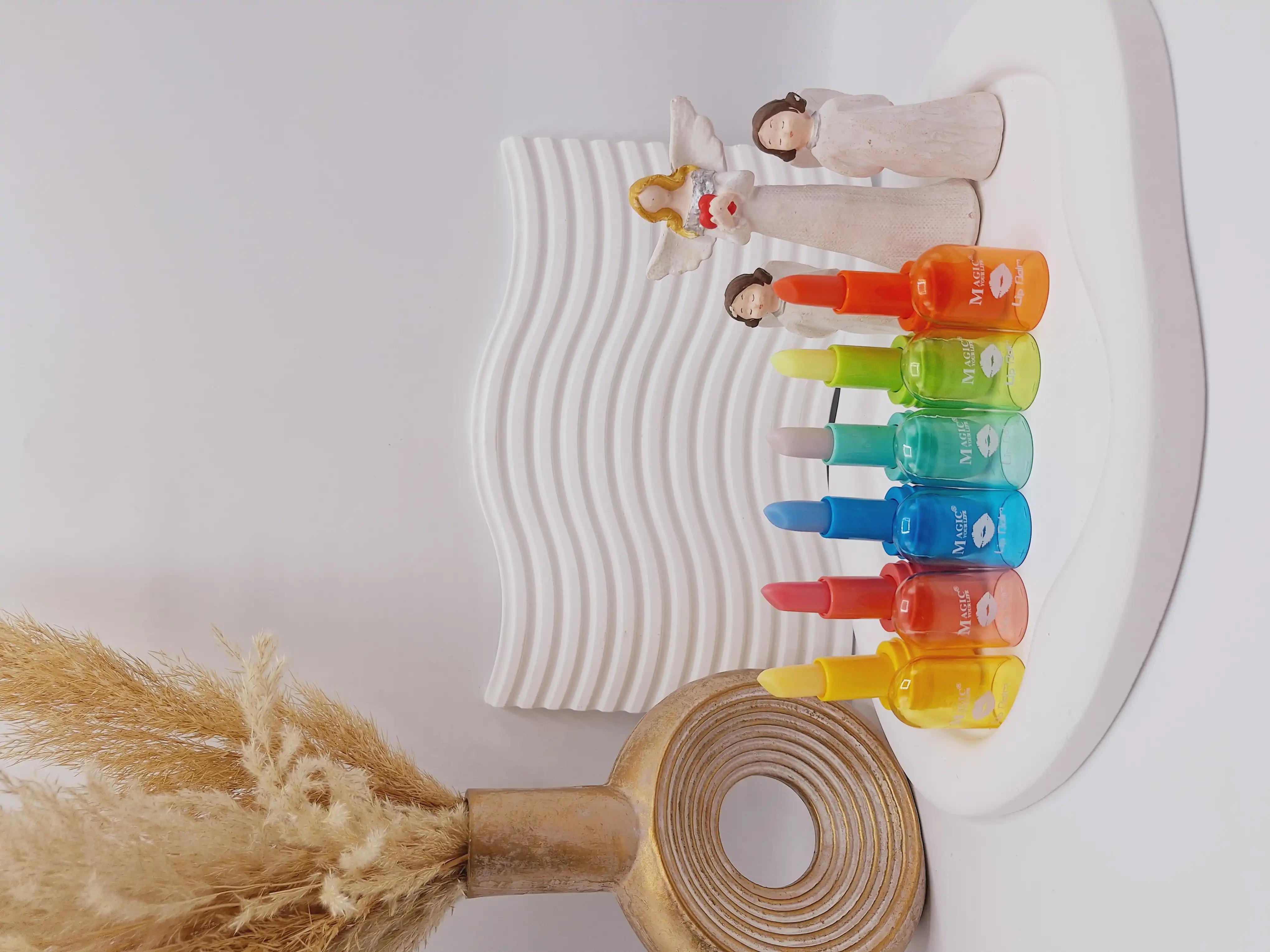 بالم لب پوکه رنگی برند مجیک فوق العاده خوشبو کد LC09