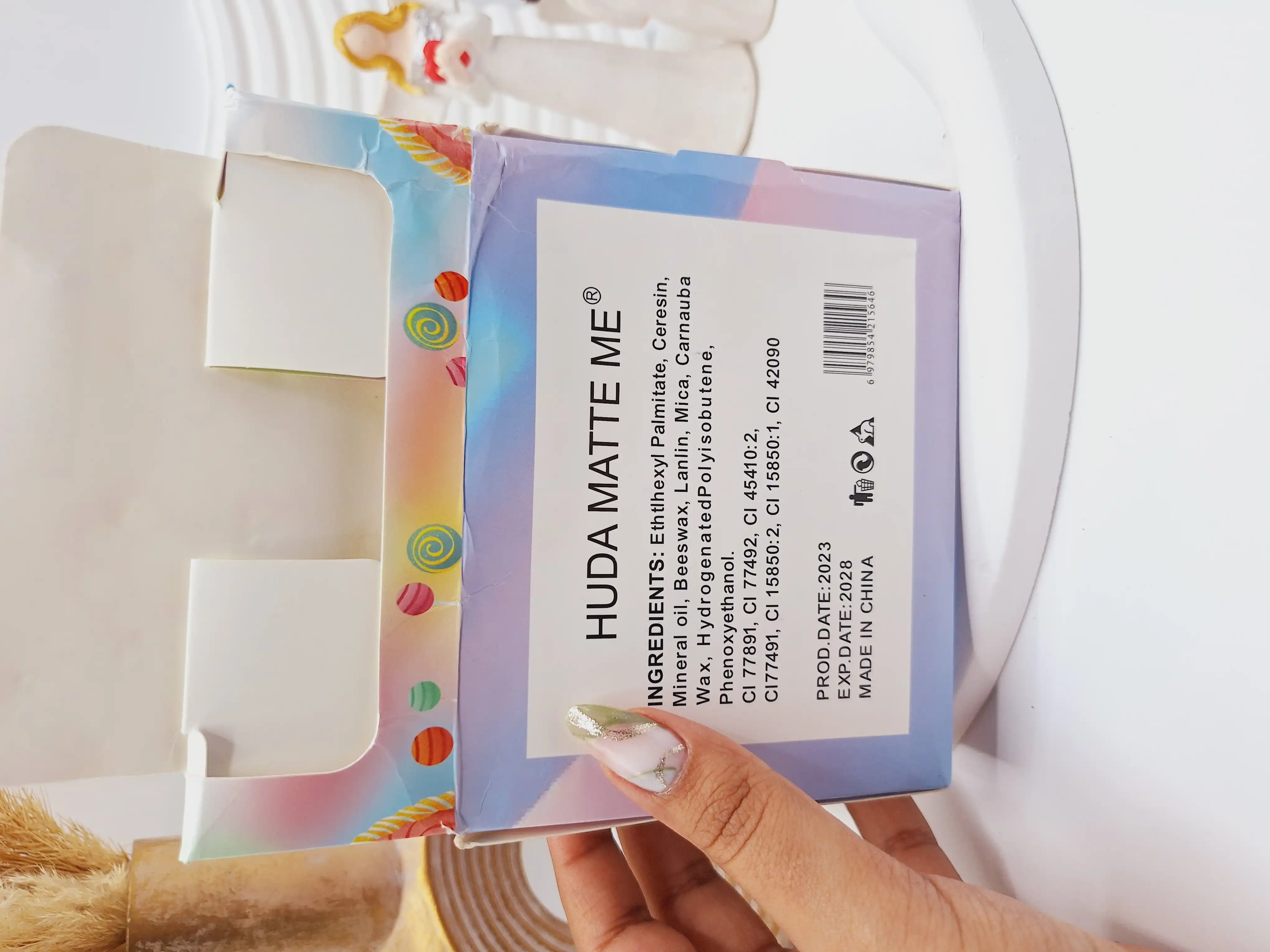 برق لب زیبای طرح پنجه خرسی برند هدا مات می کد 369